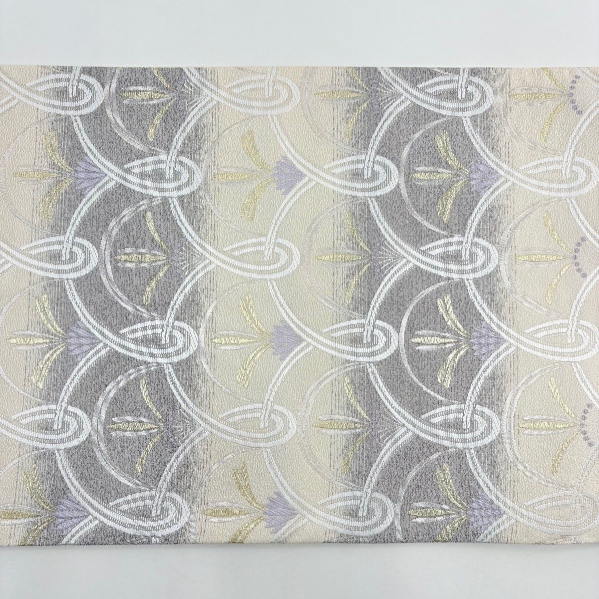 A 148六通帯 多彩金銀糸　美品 名品 幾何学 横段縞金糸 着物 A 148六通帯 多彩金銀糸 美品 名品 幾何学 横段縞