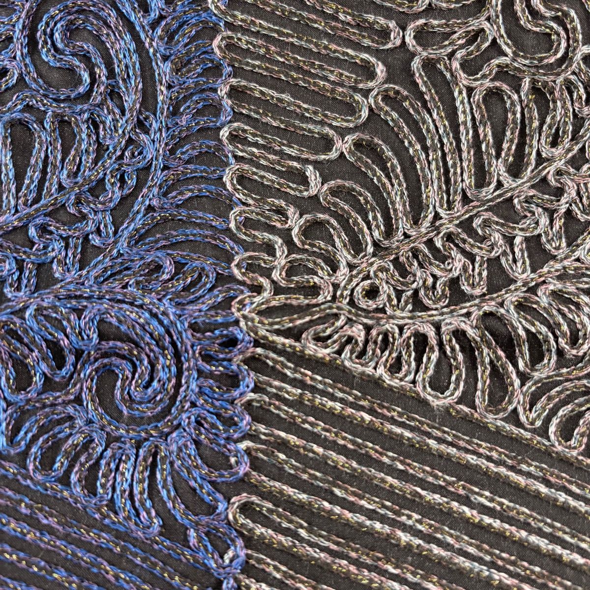 袋帯 無月 落款 唐草 幾何学 箔 黒 全通 正絹