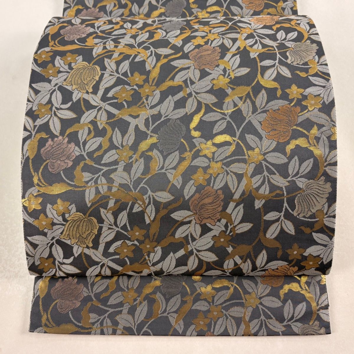 袋帯 秀品 草花 幾何学模様 箔 灰色 六通 正絹