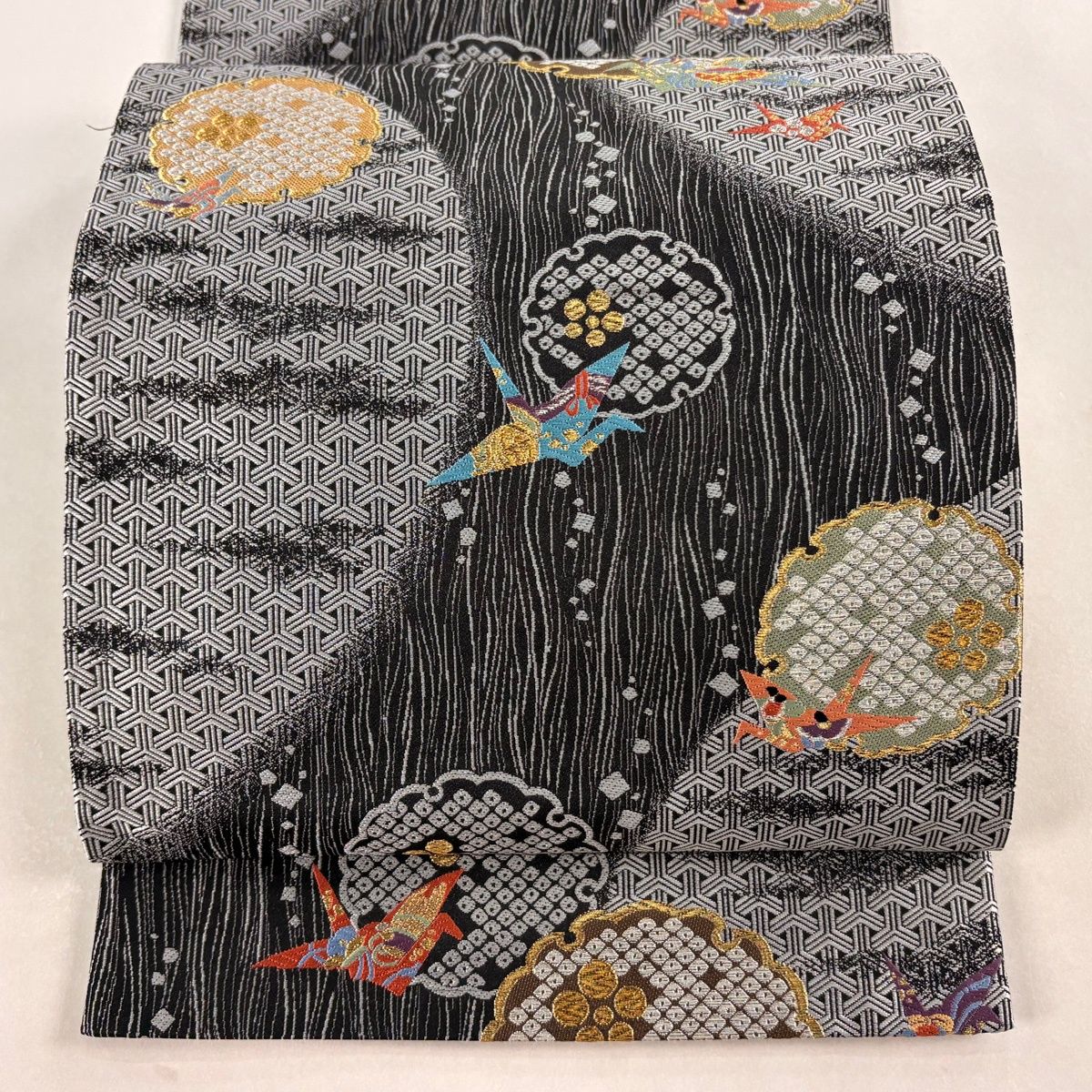 袋帯 秀品 雪輪 折り鶴 金銀糸 刺繍 墨色 六通 正絹