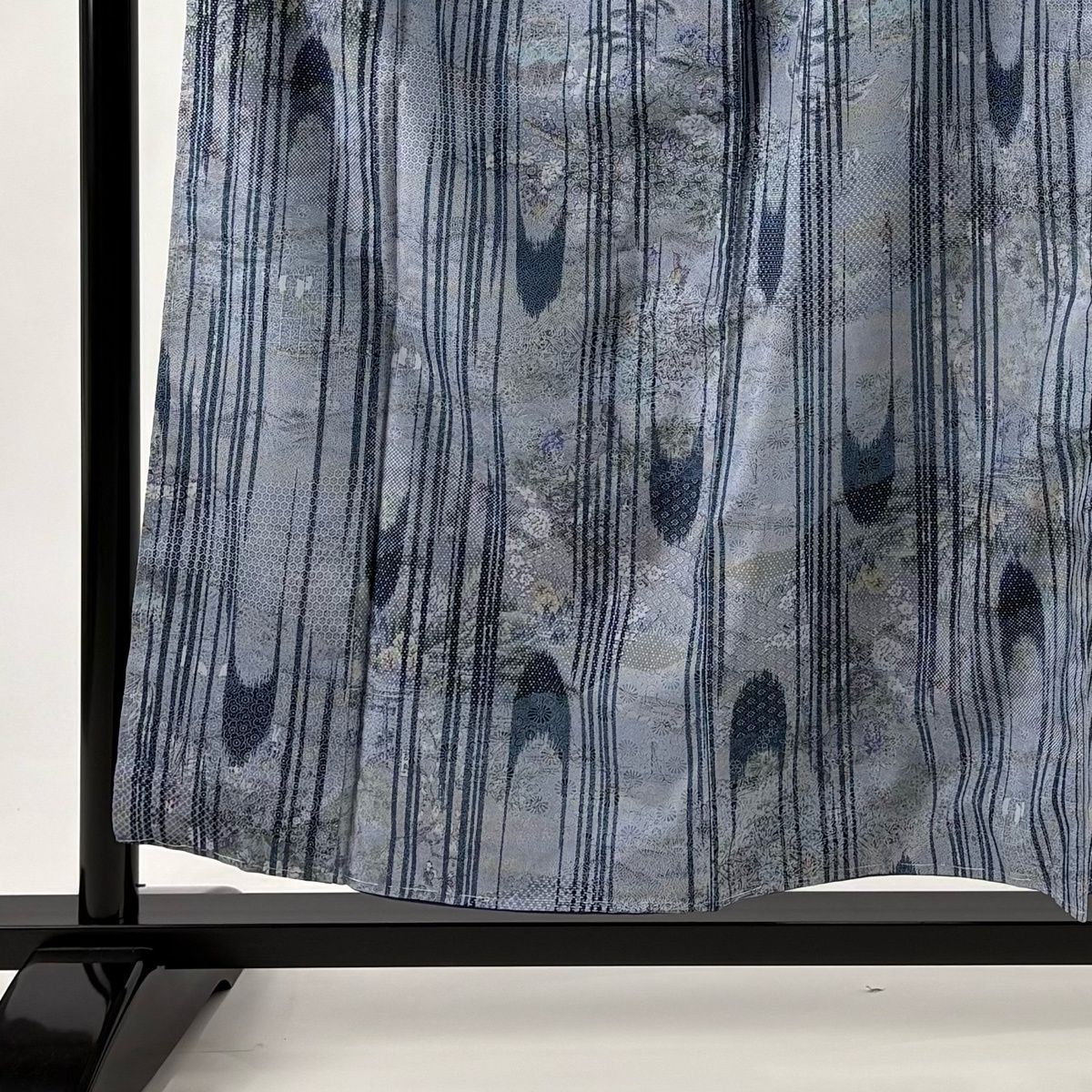 小紋 身丈155.5 cm 裄丈66 M 袷 草花 人物 青灰色 正絹 秀品