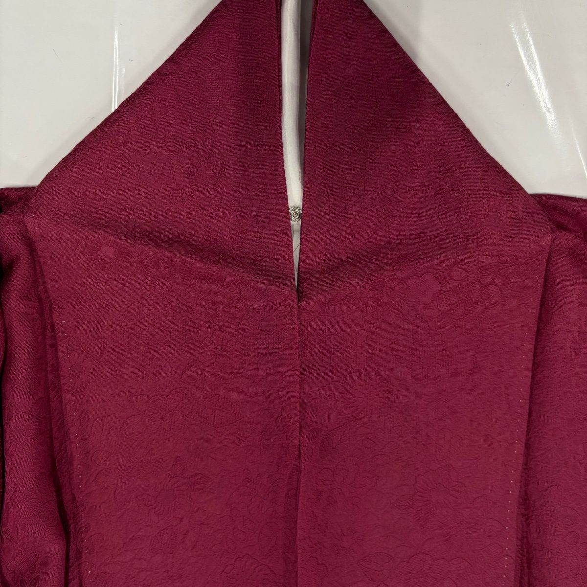  色無地 身丈162.5 cm 裄丈68 L 袷 地紋 濃ピンク 正絹 秀品 一つ紋 色無地 着物