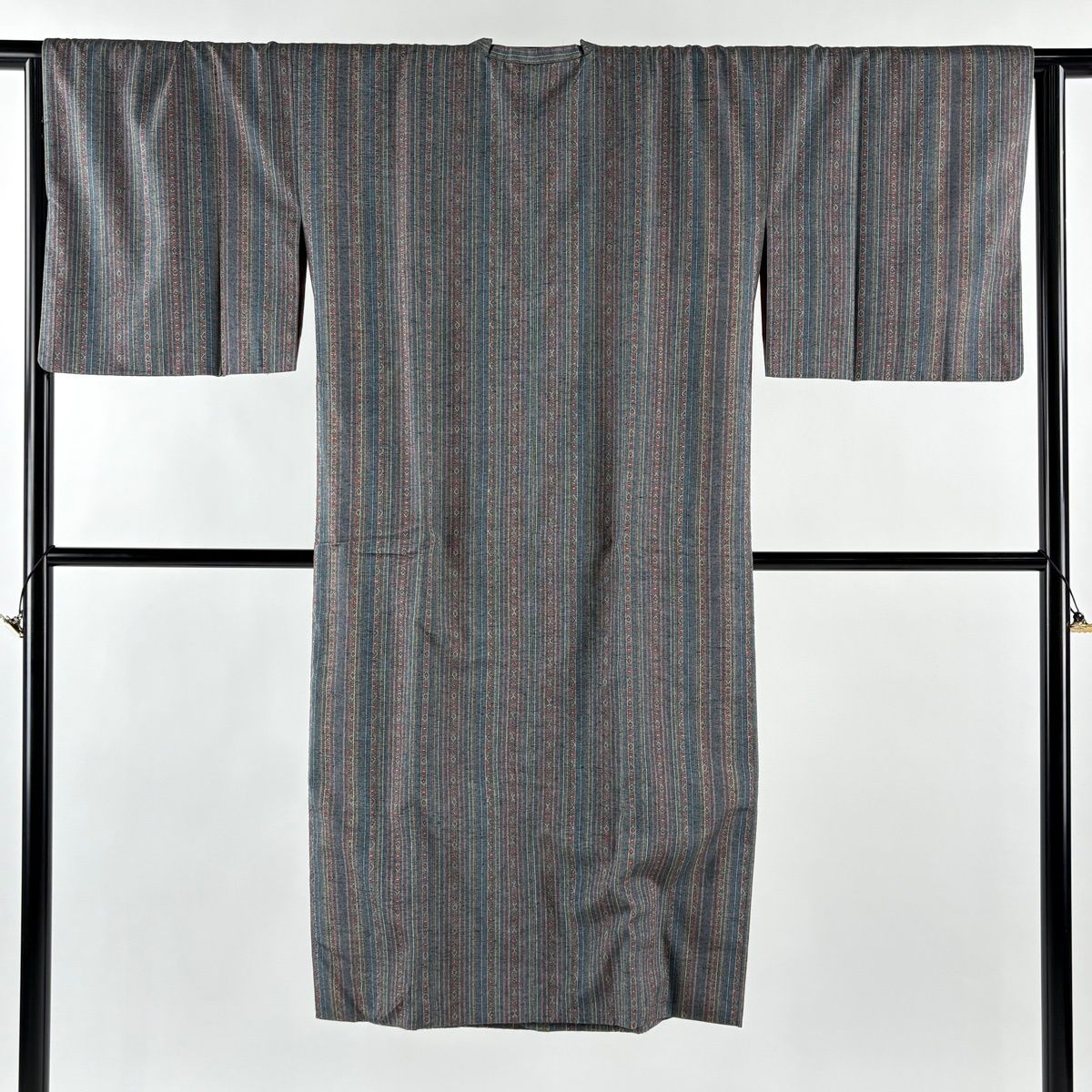 道行 身丈125 5 cm 裄丈65 M 和装コート 角衿 紬地 縞 花 青灰色 正絹 秀品