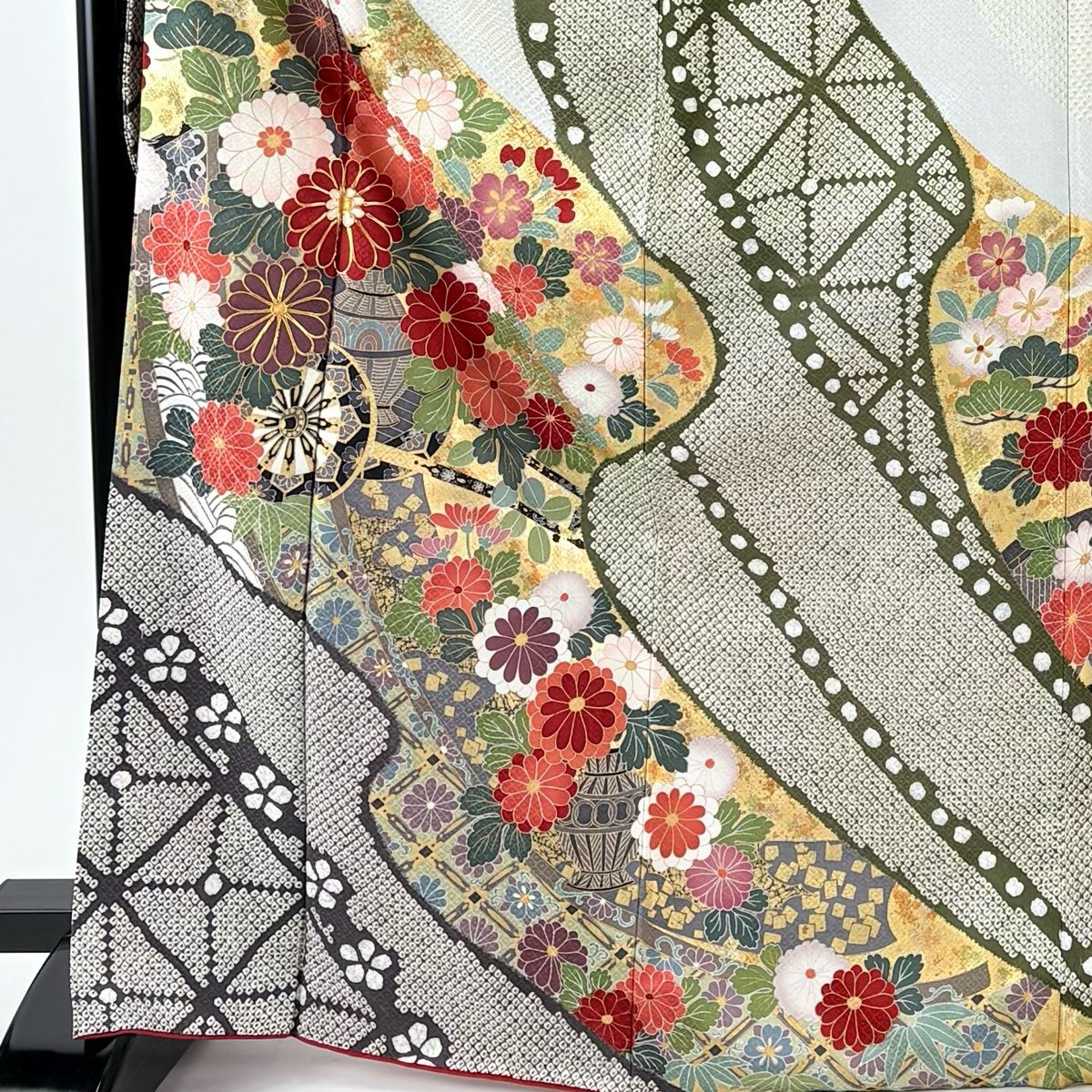 振袖 身丈169 cm 裄丈66.5 M 袷 花車 菊 金糸 金彩 灰色 正絹 秀品