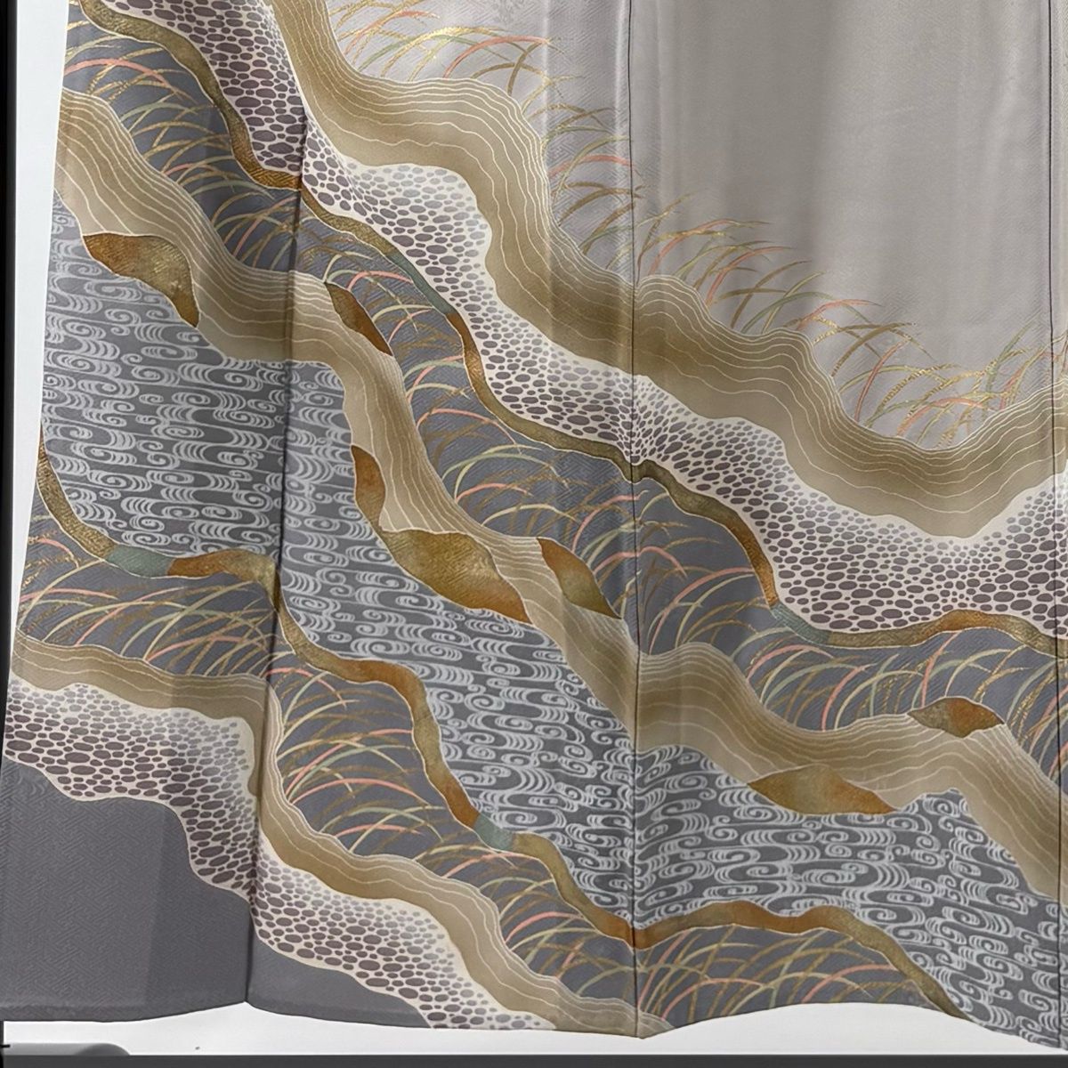 色留袖 身丈153 cm 裄丈62.5 S 単衣 落款 観世水 葉 金彩 ぼかし 灰色 正絹 秀品 一つ紋