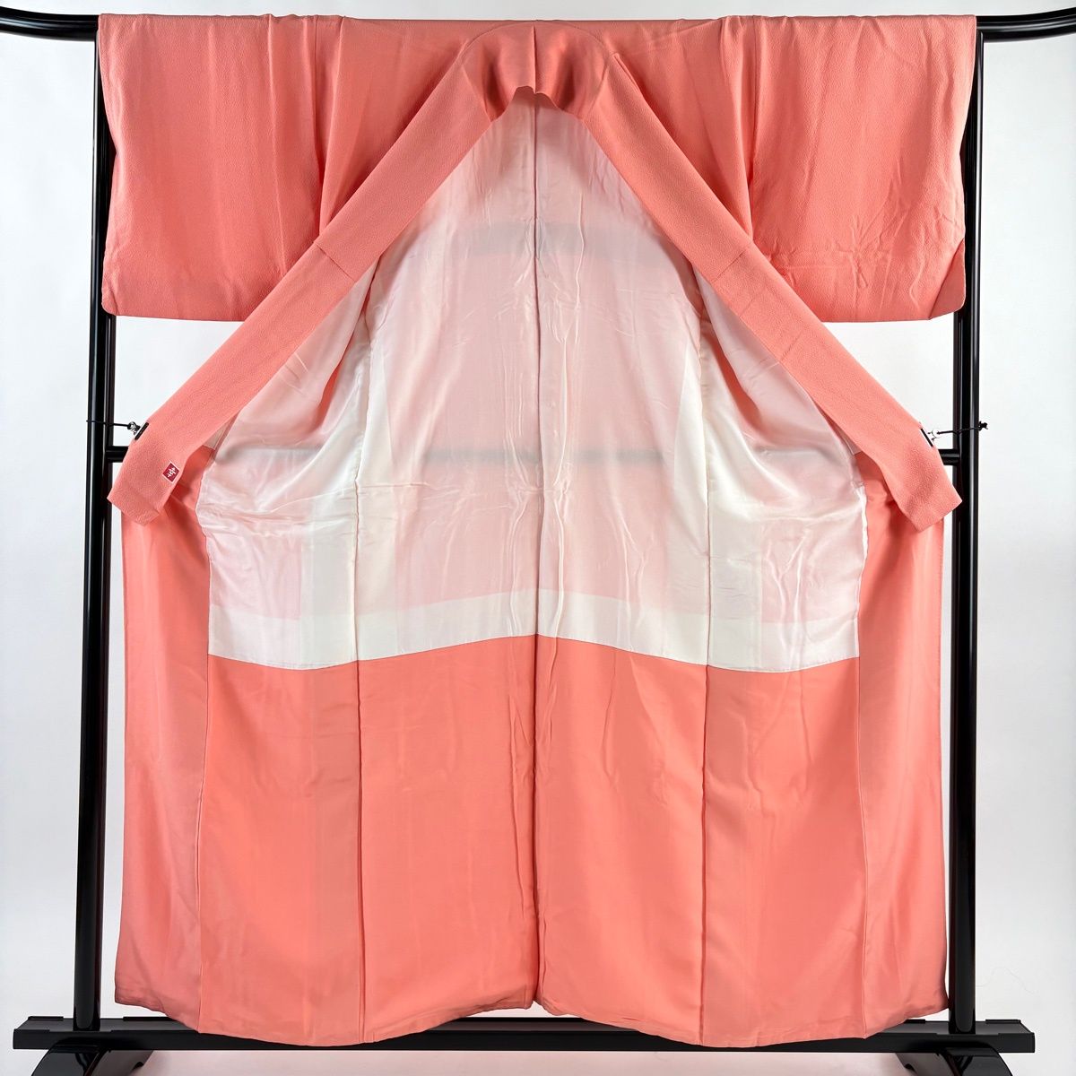 色無地 身丈157.5cm 裄丈67cm M 袷 花井幸子 やまと 落款 サーモン