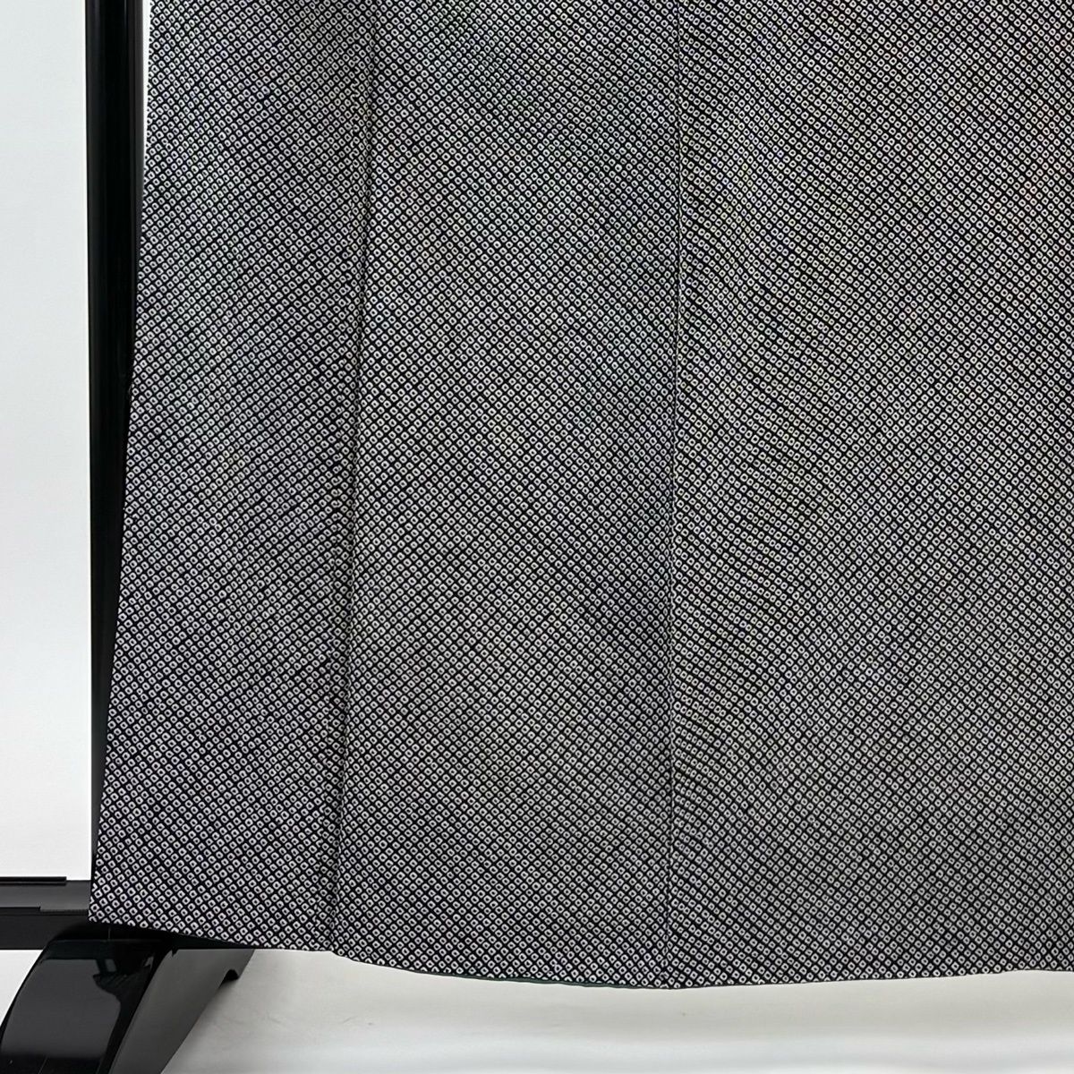 小紋 身丈159.5 cm 裄丈64 M 袷 総絞り 黒 正絹 秀品