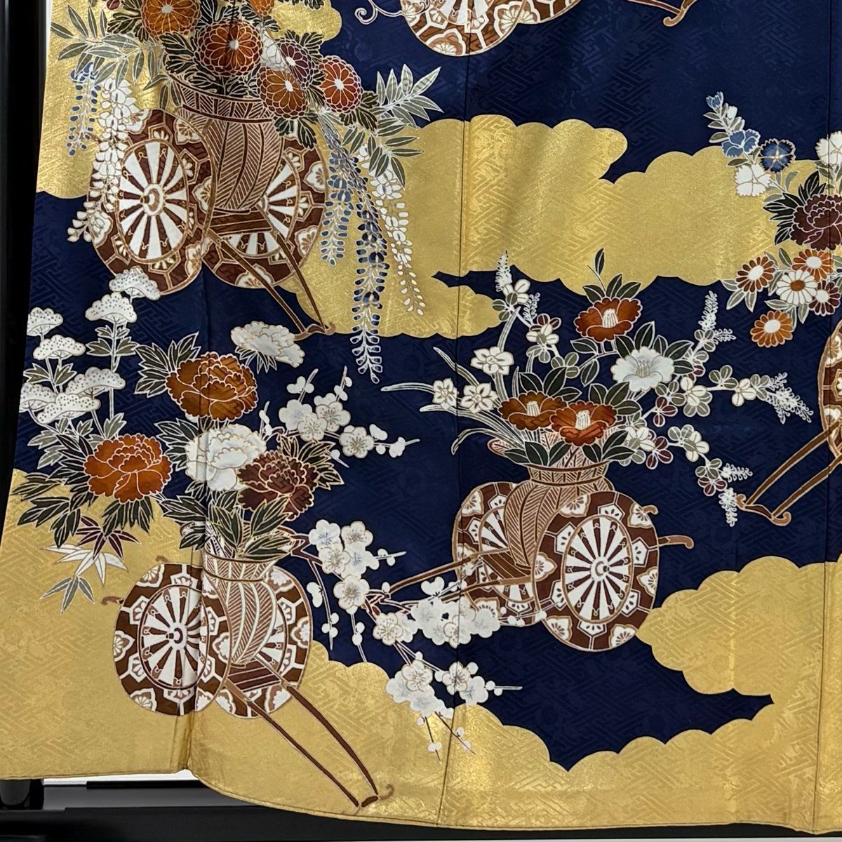 振袖 身丈158 cm 裄丈63.5 S 袷 花車 雲文 金彩 紺色 正絹 秀品