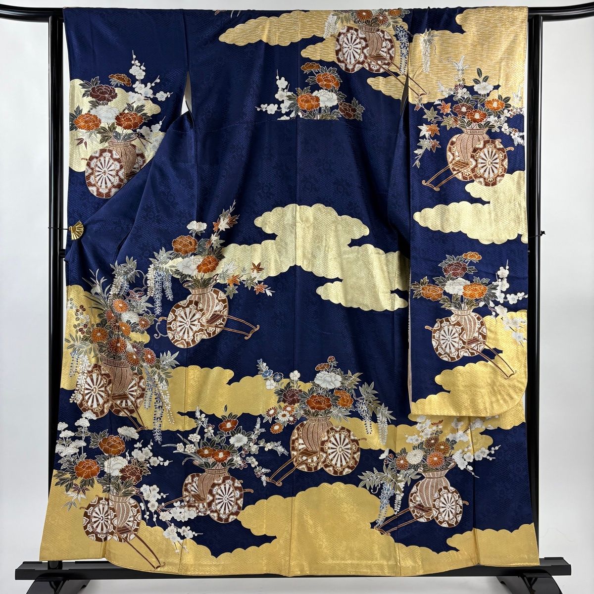 振袖 身丈158 cm 裄丈63.5 S 袷 花車 雲文 金彩 紺色 正絹 秀品