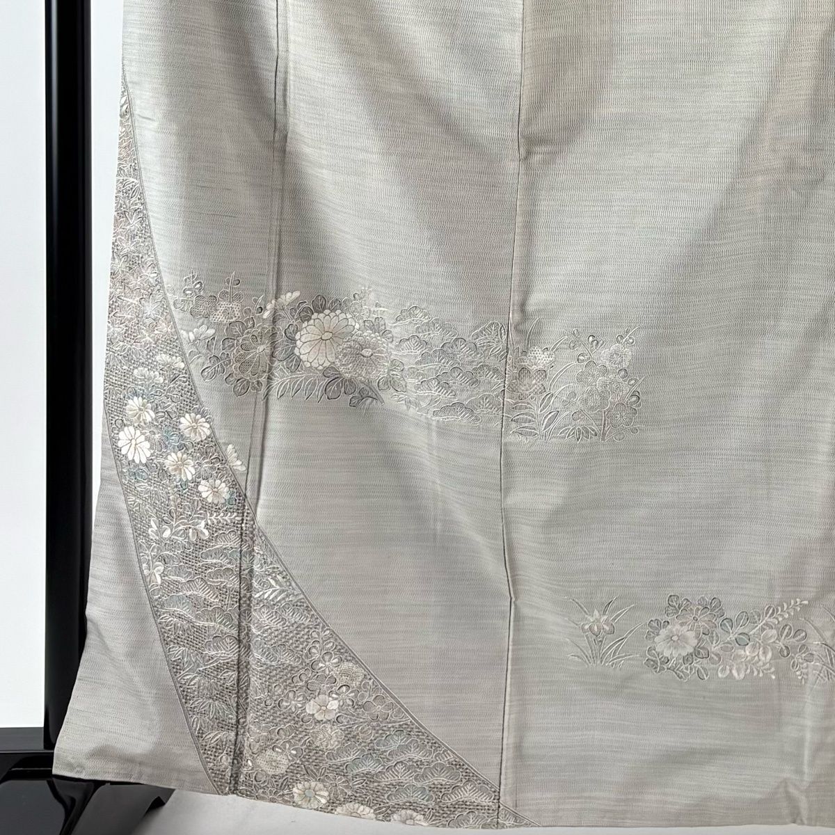 訪問着 身丈165 cm 裄丈65 M 袷 紬地 松竹梅 菊 刺繍 灰色 正絹 秀品