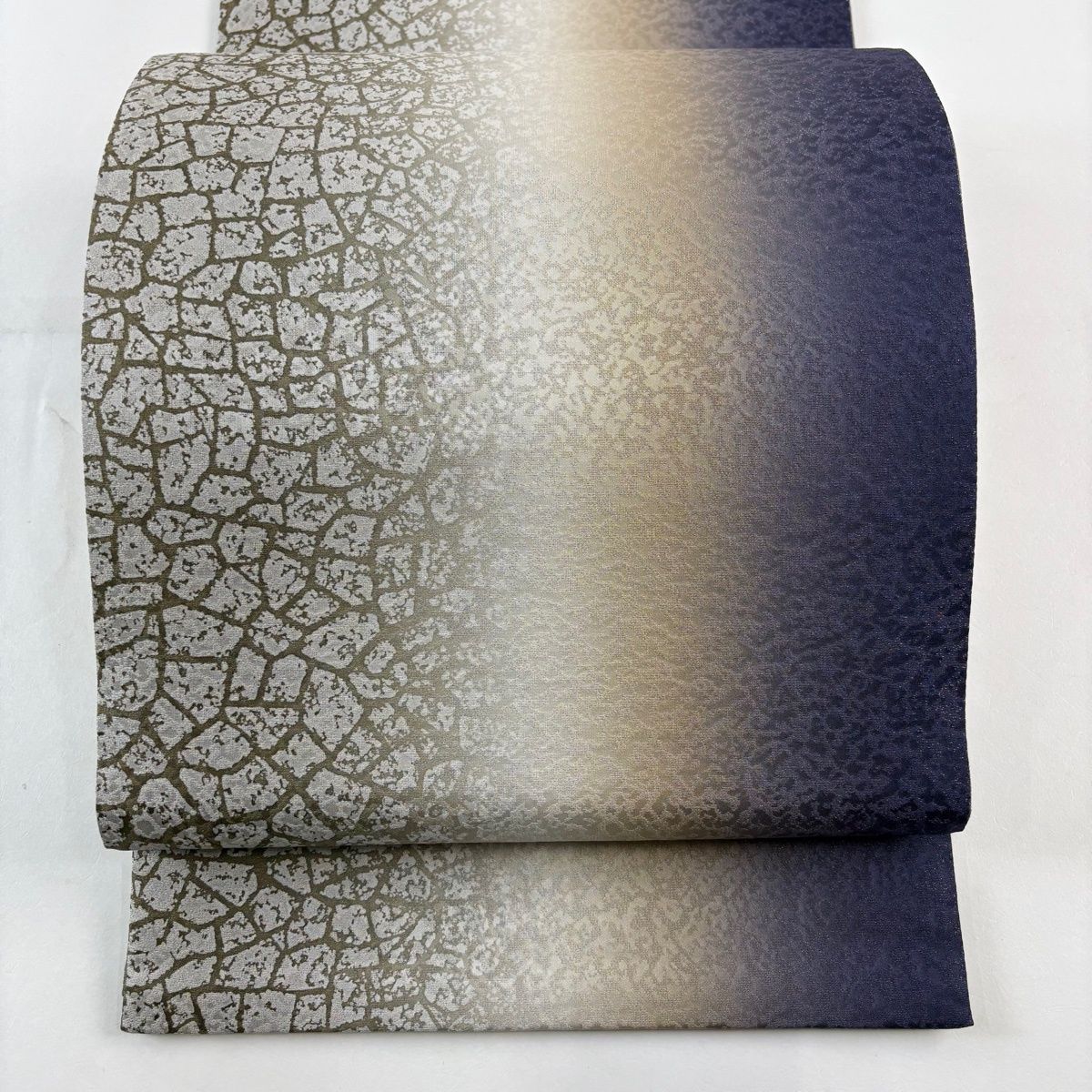 袋帯 秀品 幾何学 ぼかし柄 銀糸 クリーム 全通 正絹