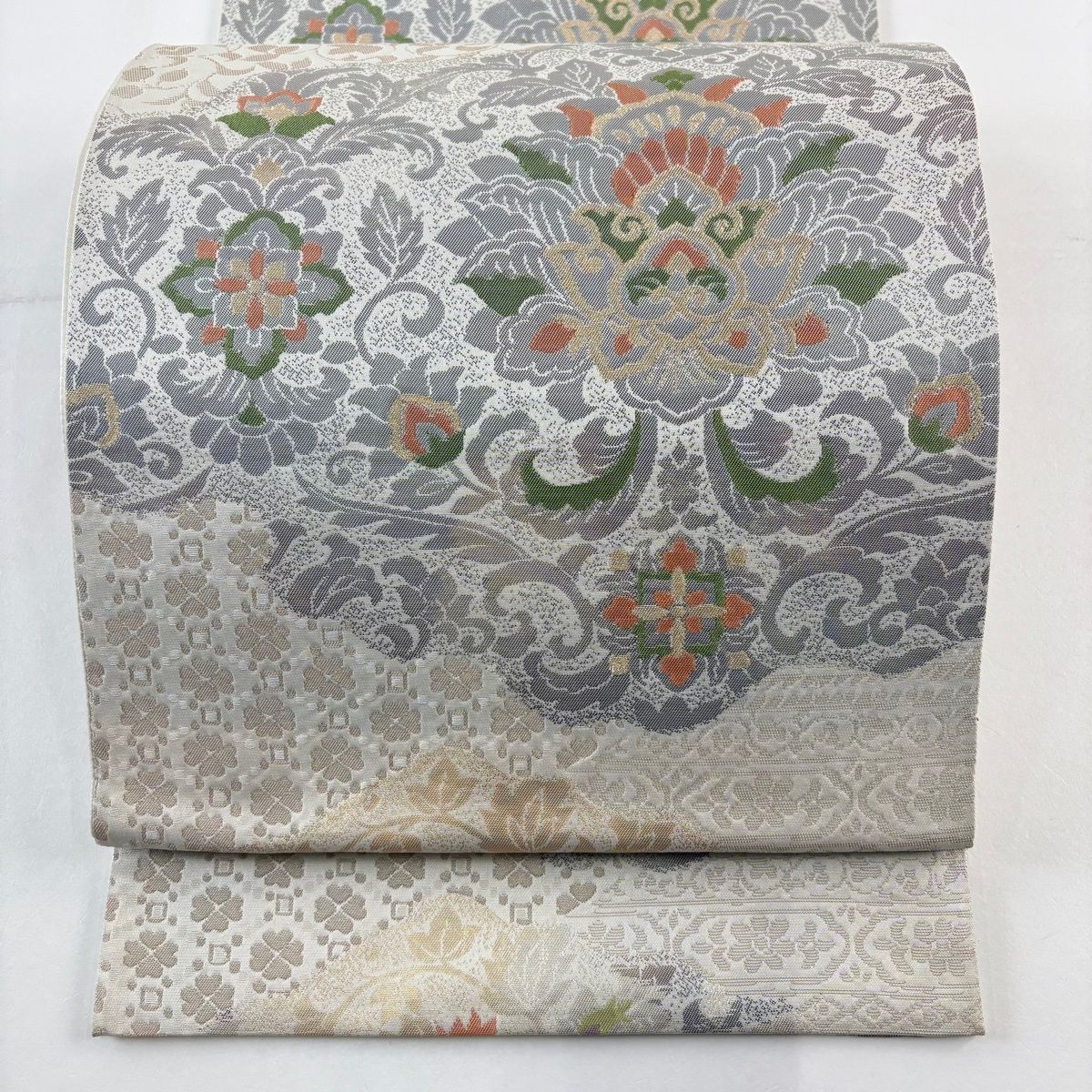 袋帯 秀品 華文 花唐草 金糸 箔 灰白 六通 正絹 【中古】 - メルカリ