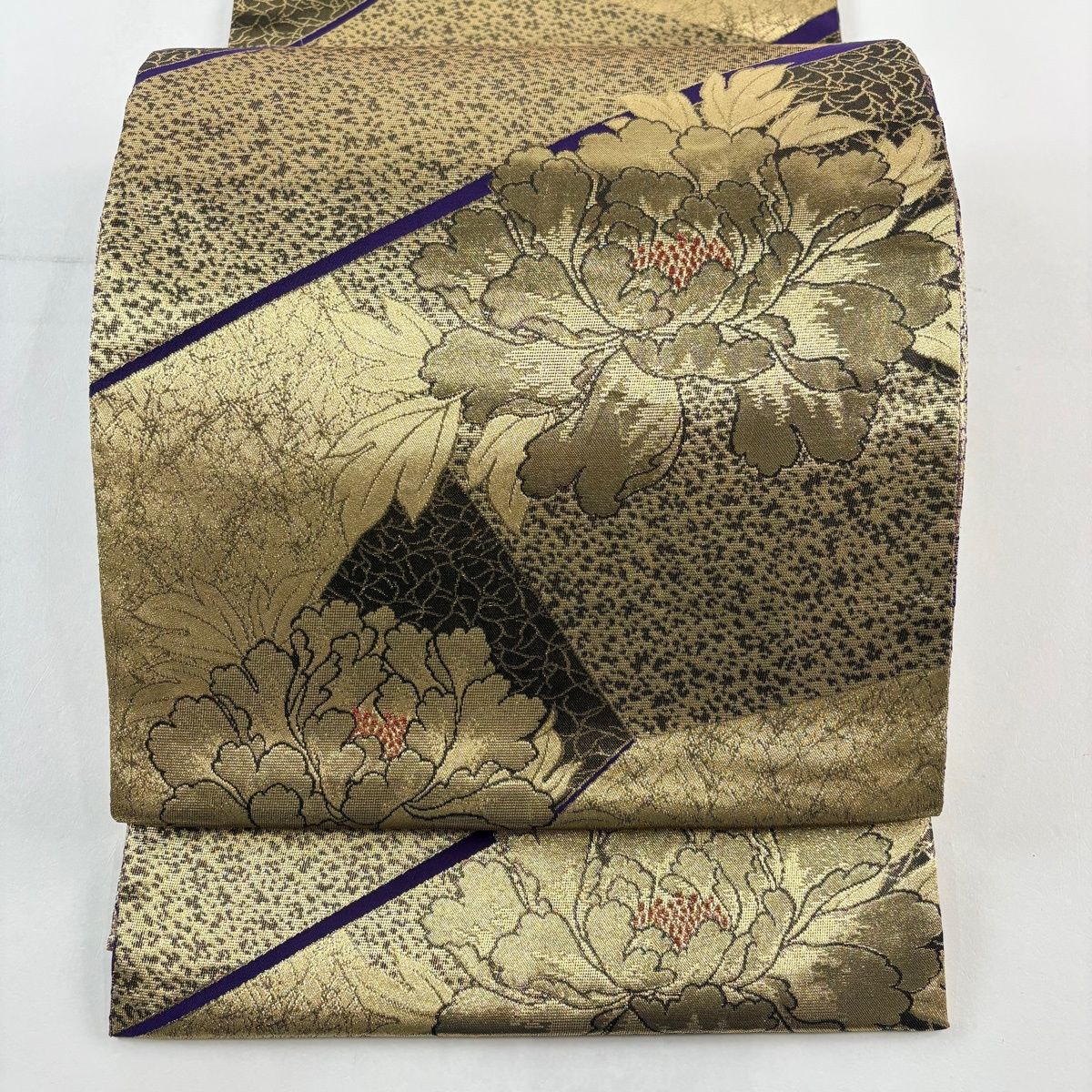 美品】 袋帯 秀品 牡丹 幾何学模様 金糸 箔 金色 六通 正絹 【中古 美品】 袋帯 秀品 牡丹 幾何学模様 金糸 箔 金色 六通 正絹 【中古
