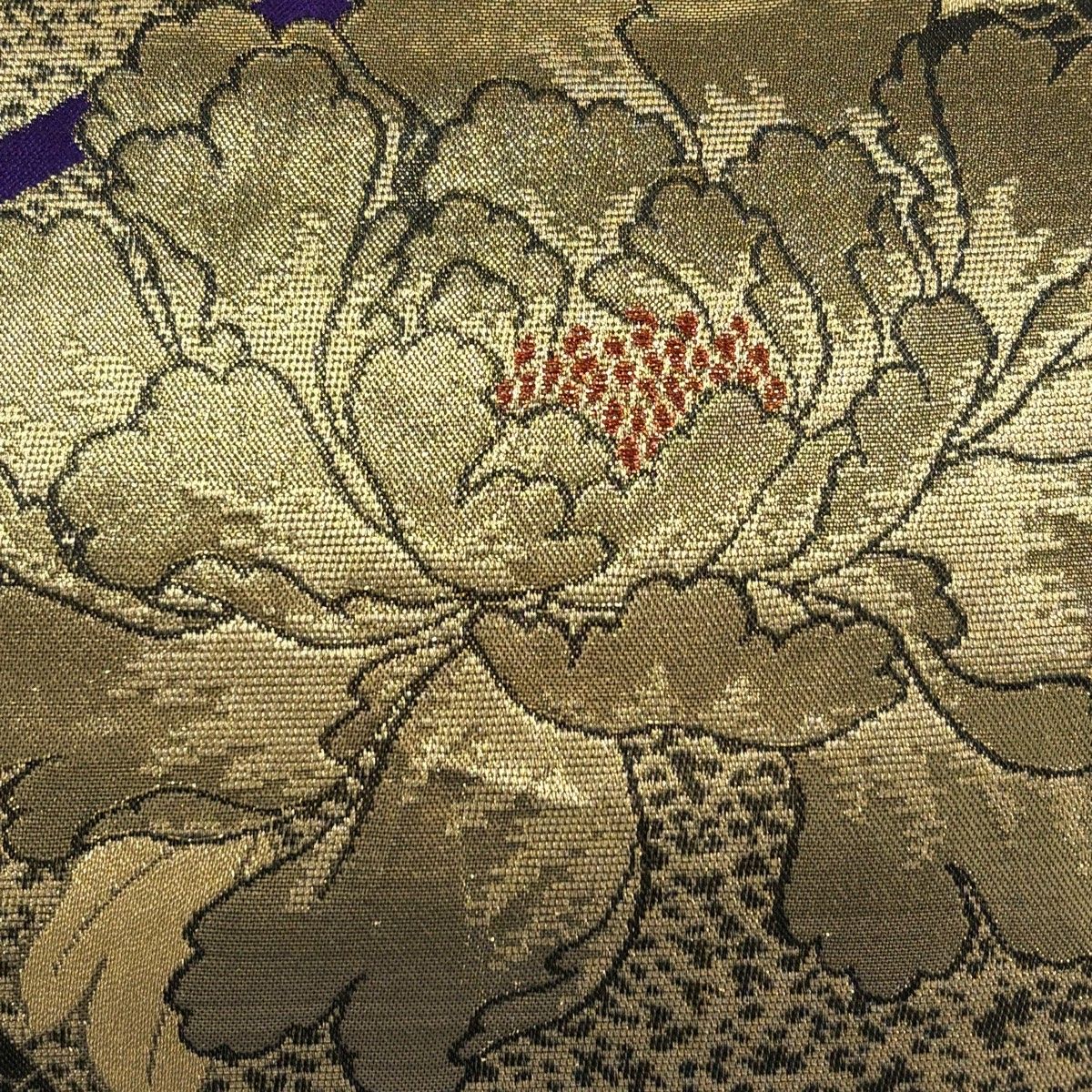 A 105六通柄袋帯　幾何学模様 箔六通 フォーマル正絹 【中古】金糸 美品】 袋帯 秀品 牡丹 幾何学模様 金糸 箔 金色 六通 正絹 【中古