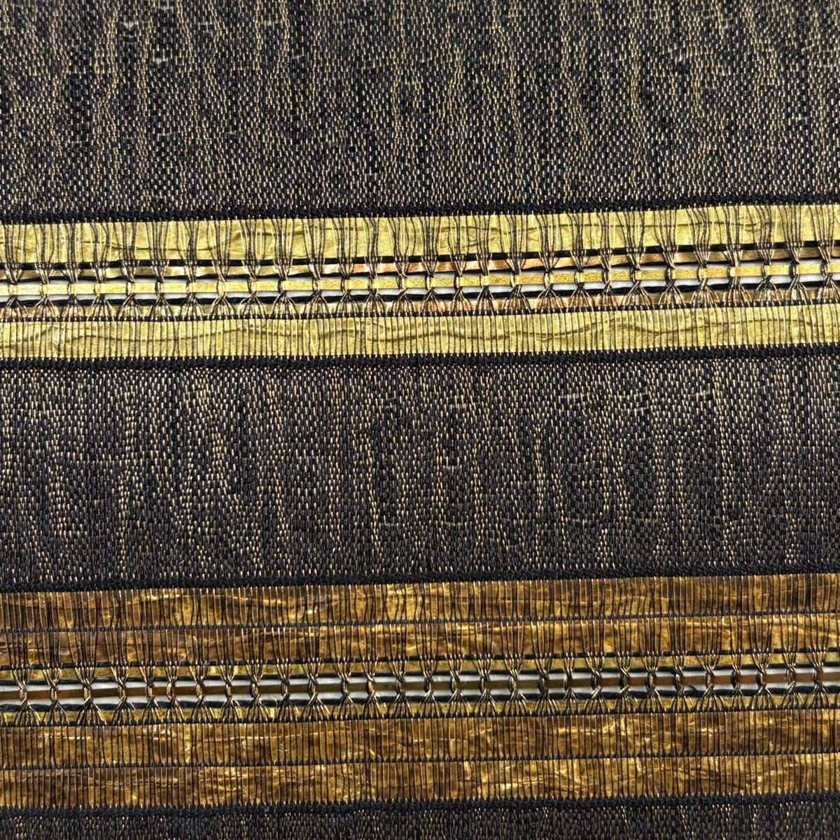 袋帯 秀品 段縞 箔 金糸 墨色 全通 正絹