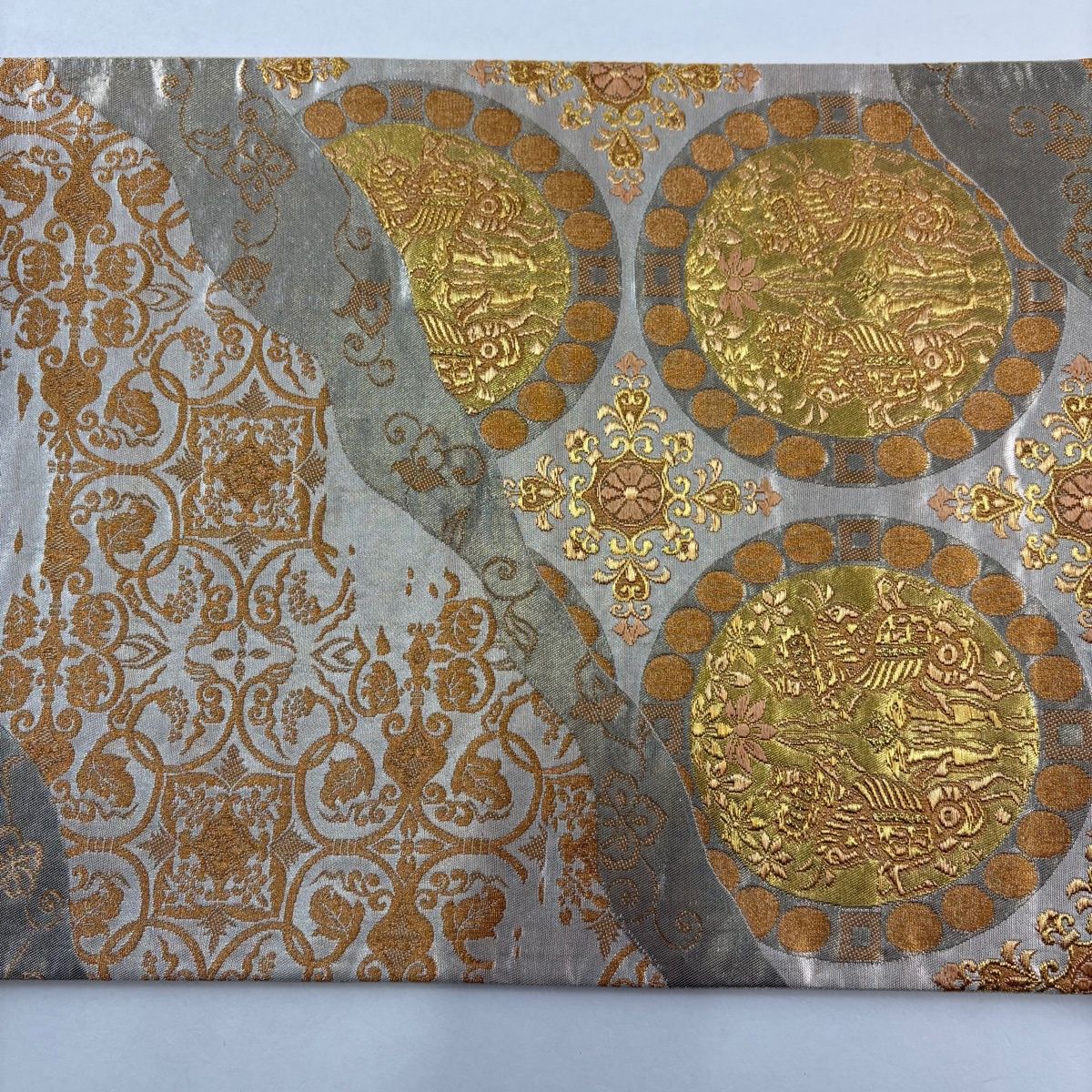 袋帯 秀品 連珠狩猟文 華文 銀色 六通 正絹 ゆったり設計 着痩せ効果