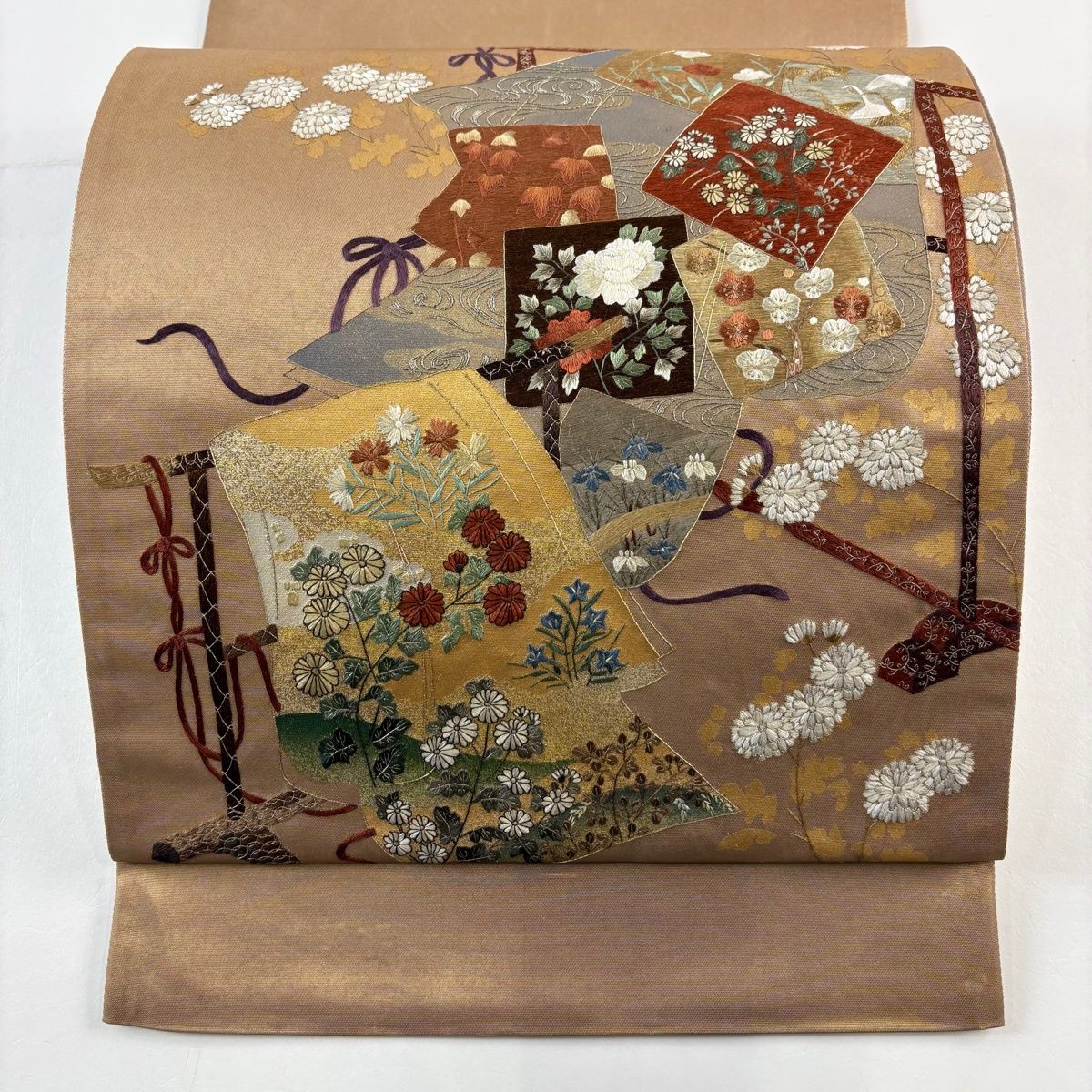 袋帯 秀品 蒋雪英 落款 誰が袖 色紙 刺繍 金彩 金色 お太鼓柄 正絹