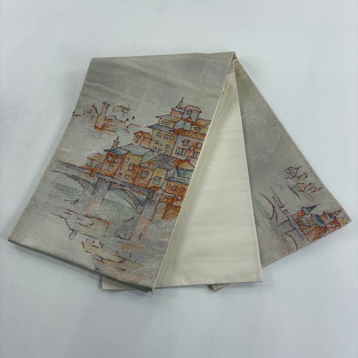 袋帯 秀品 関西仕立て 風景 建物 相良刺繍 灰茶 お太鼓柄 正絹 袋帯 帯