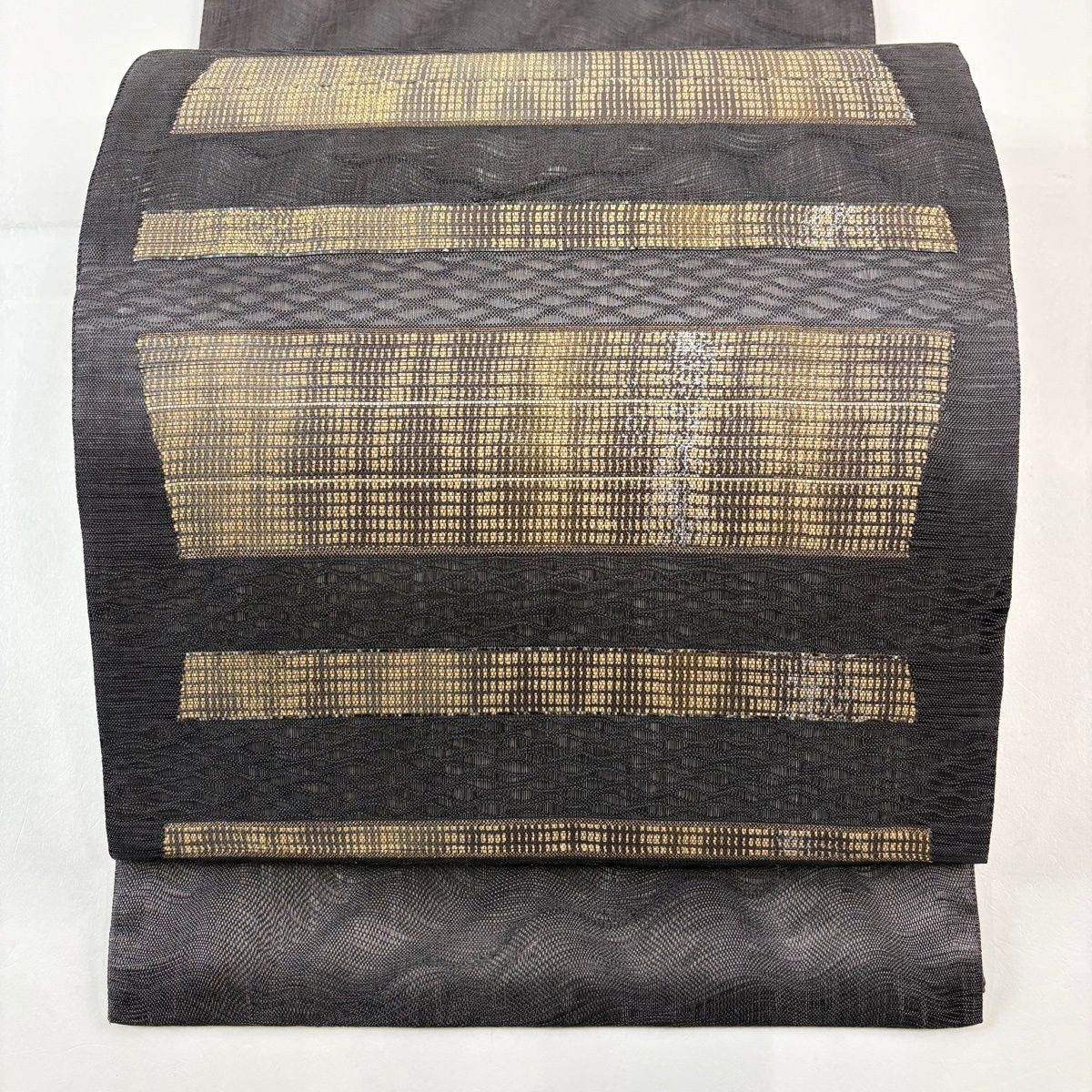 袋帯 秀品 夏帯 段縞 金糸 箔 灰色 お太鼓柄 正絹