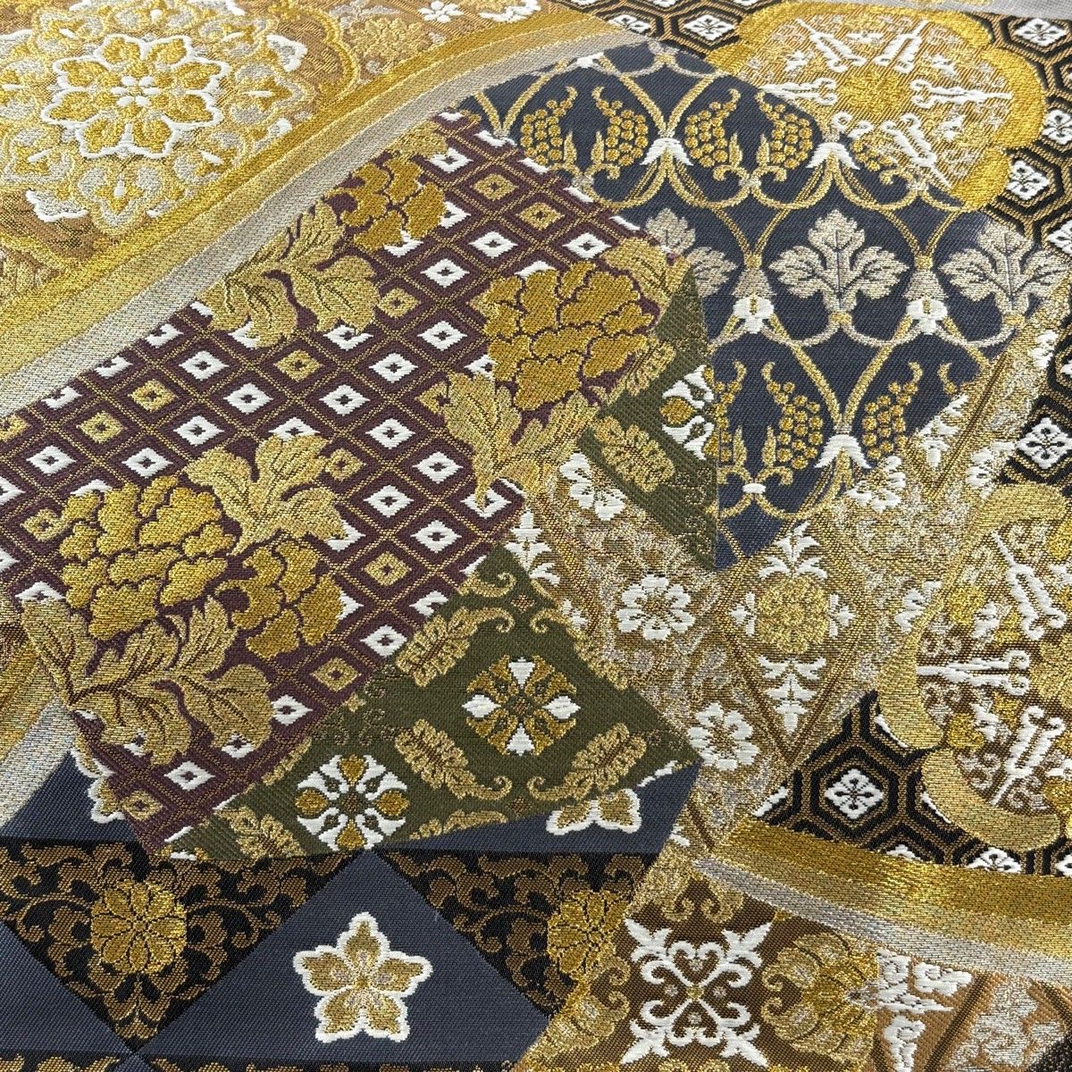 袋帯 秀品 振袖向き 華文 草花 金銀糸 箔 黒 六通 正絹