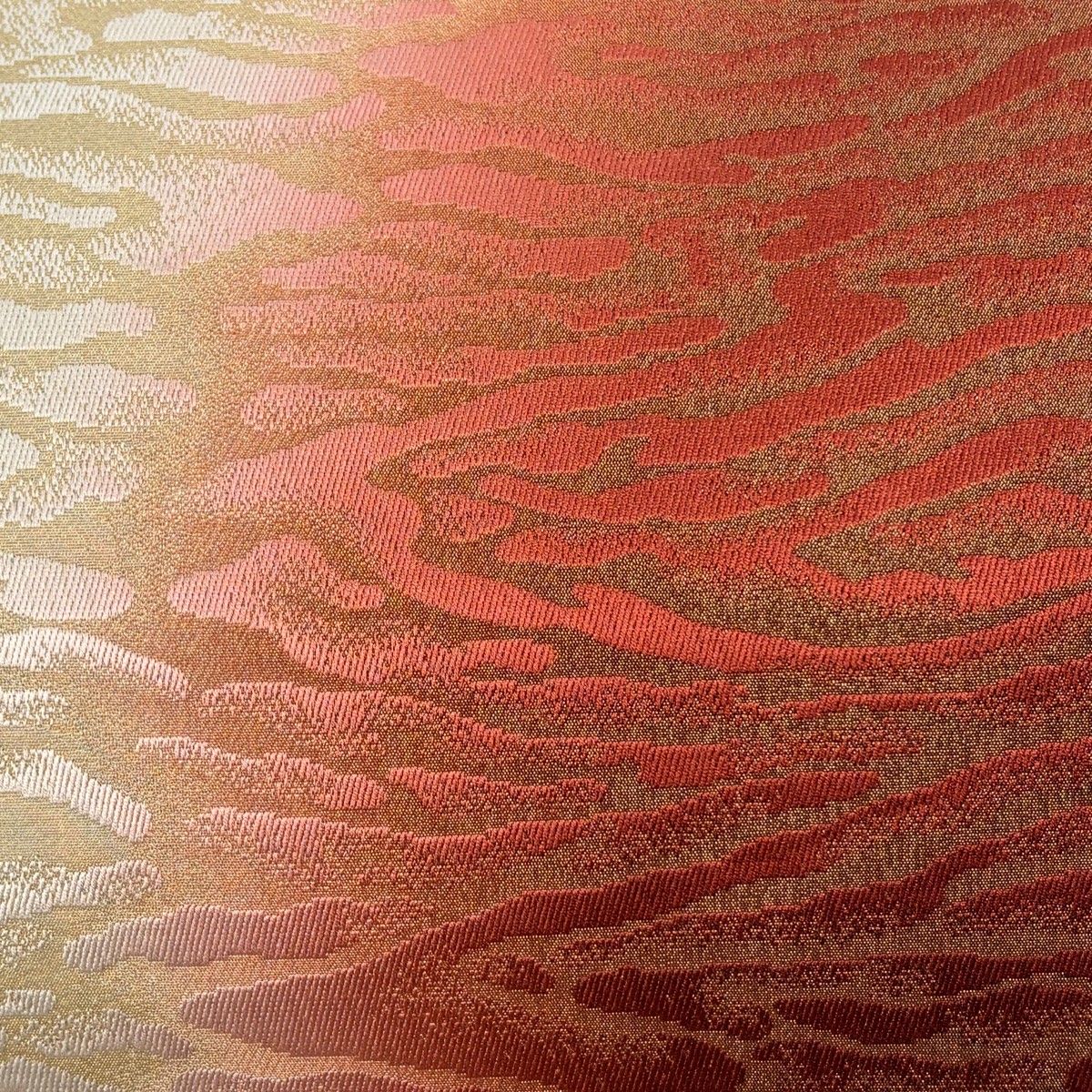 袋帯 秀品 幾何学模様 金糸 茜色 全通 正絹