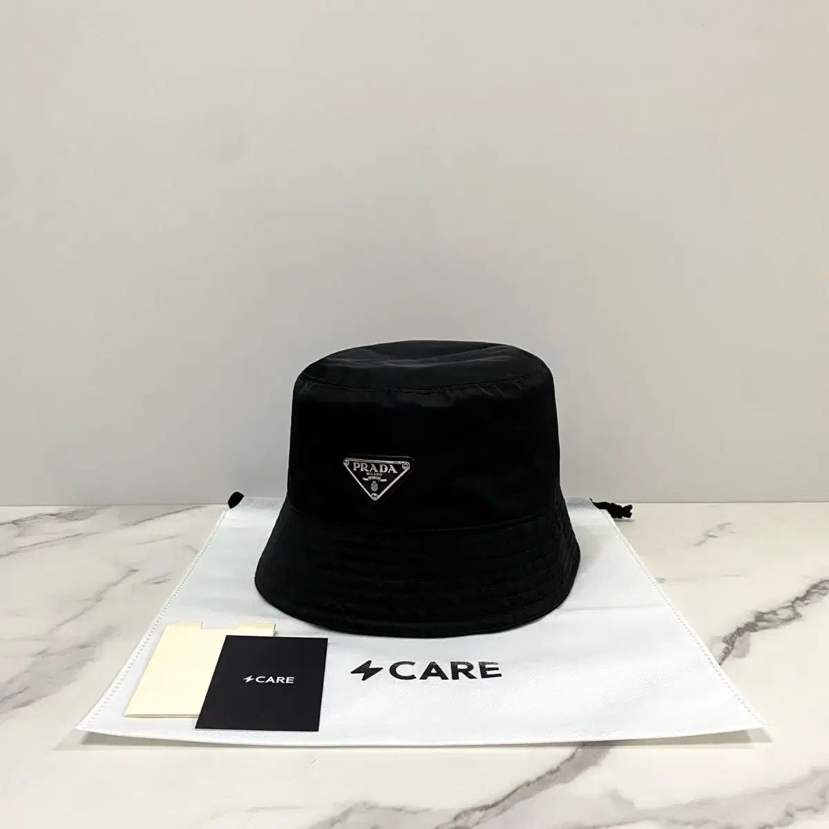 PRADA リナイロン バケットハット 帽子 2 HC 137 ブラック Mサイズ