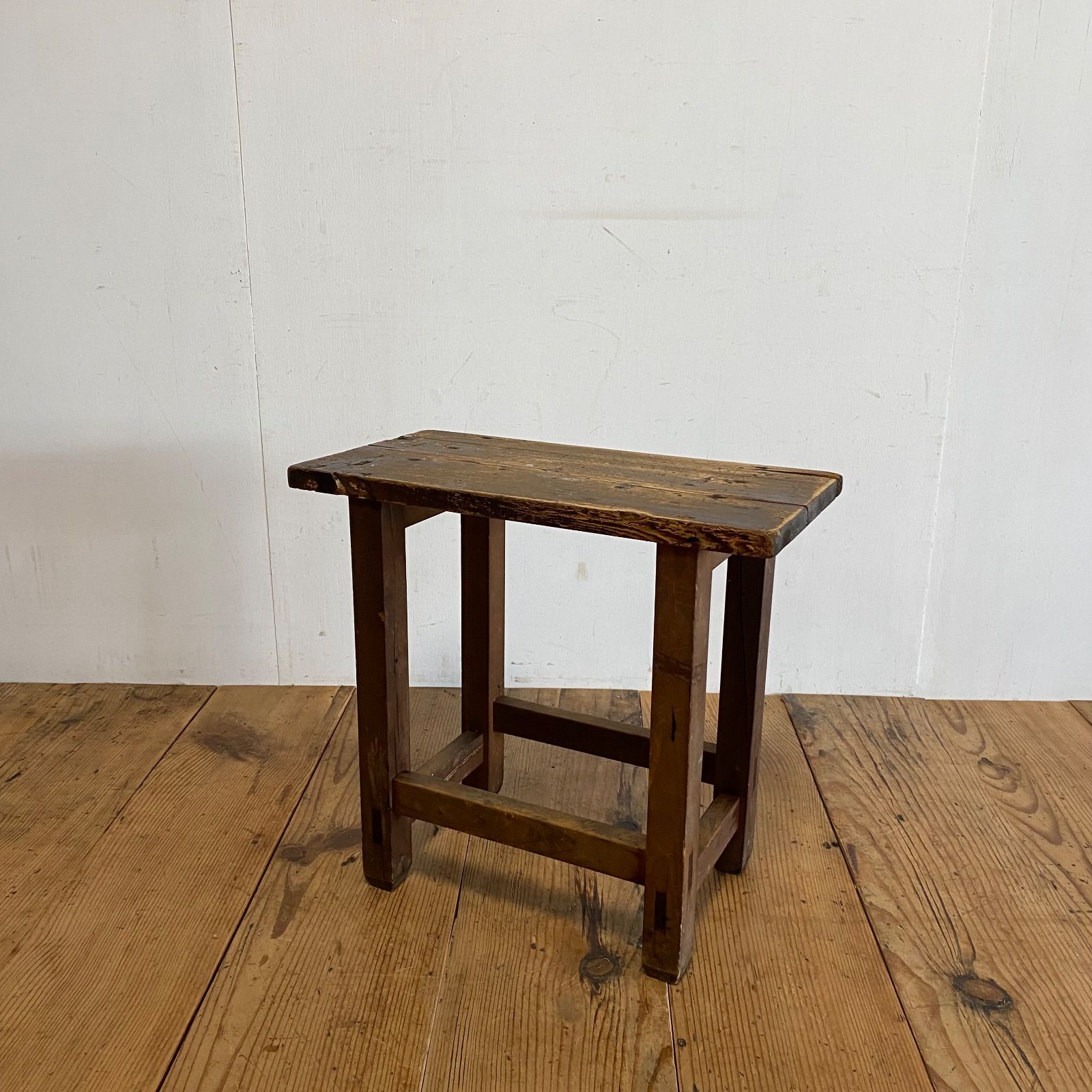 アンティーク サイドテーブル 古家具 木製 花台 サイドテーブル y381