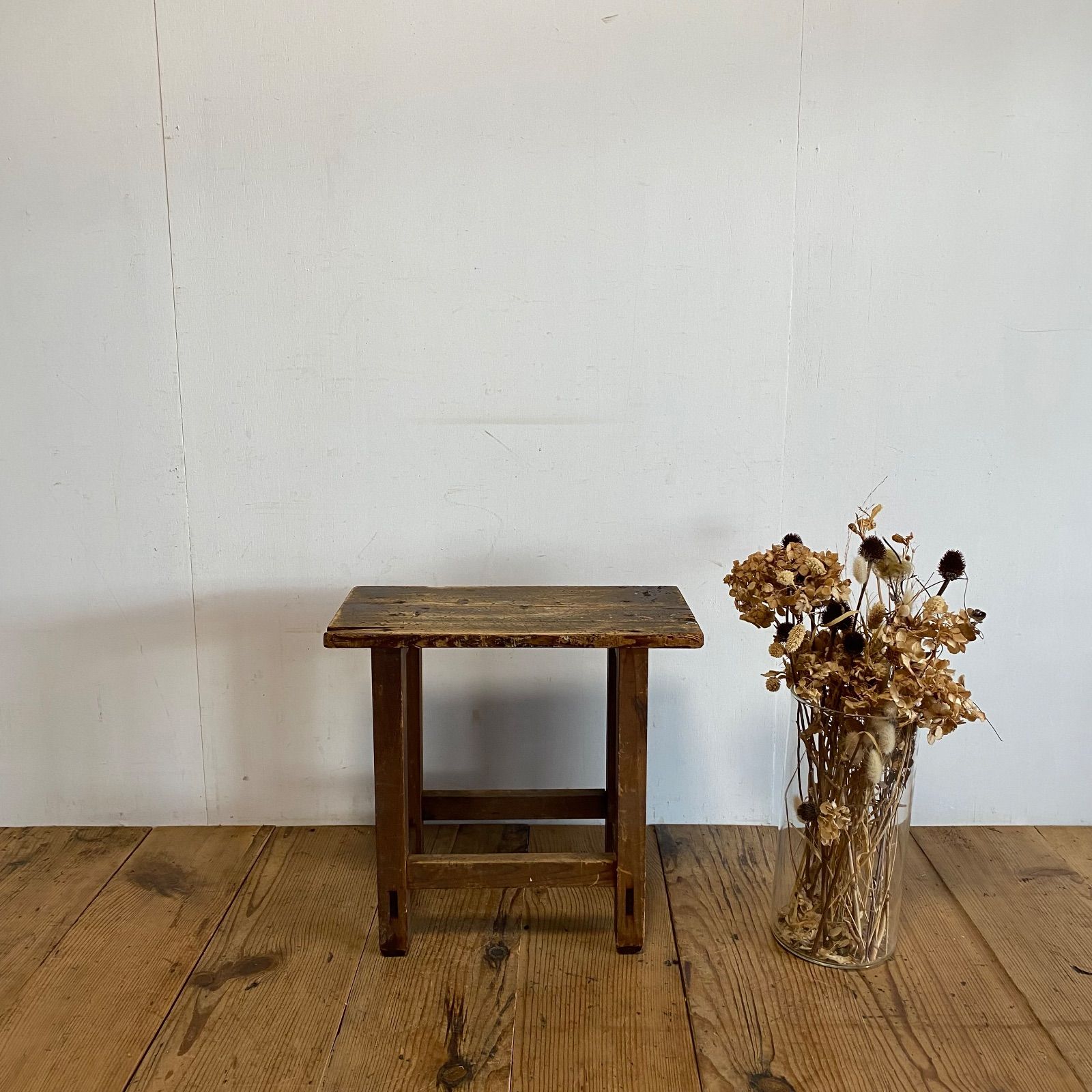 古家具　民芸家具　木製　木彫り　サイドテーブル　花台 手彫り 木製 サイドテーブル 花台 八角形 インド製 手彫り 木製 サイド