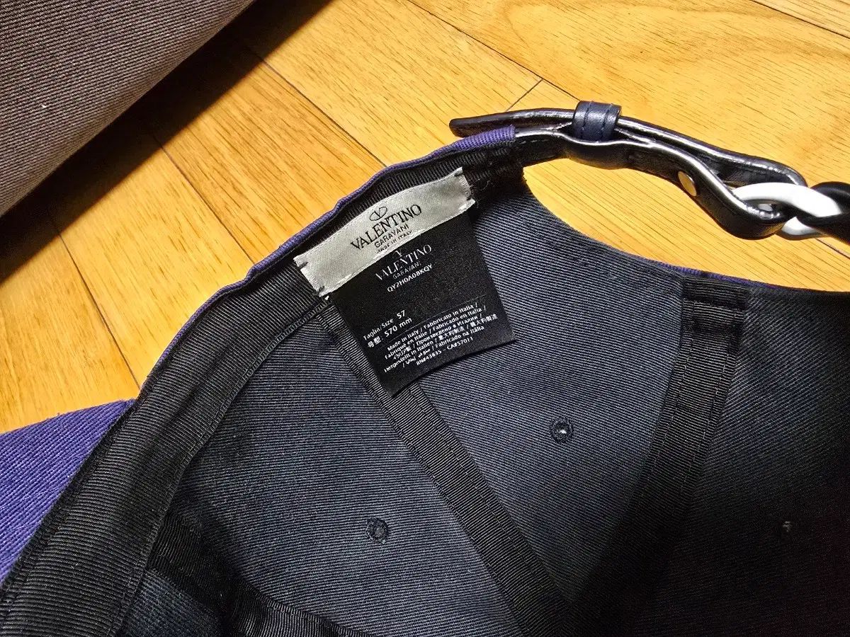 ヴァレンティノ VLTN