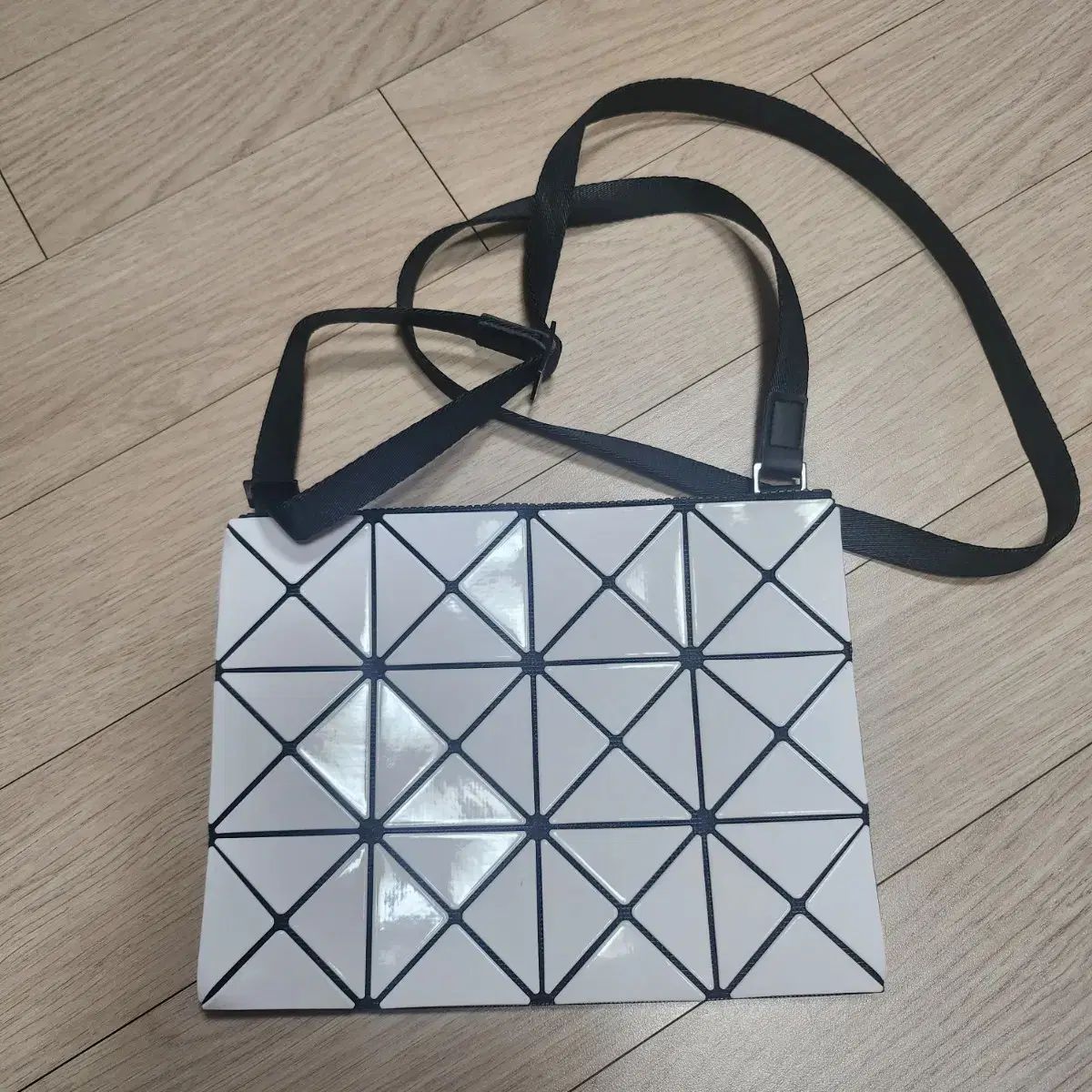 BAO ISSEY MIYAKE バオバオイッセイミヤケ スタイル 白 クロスバック