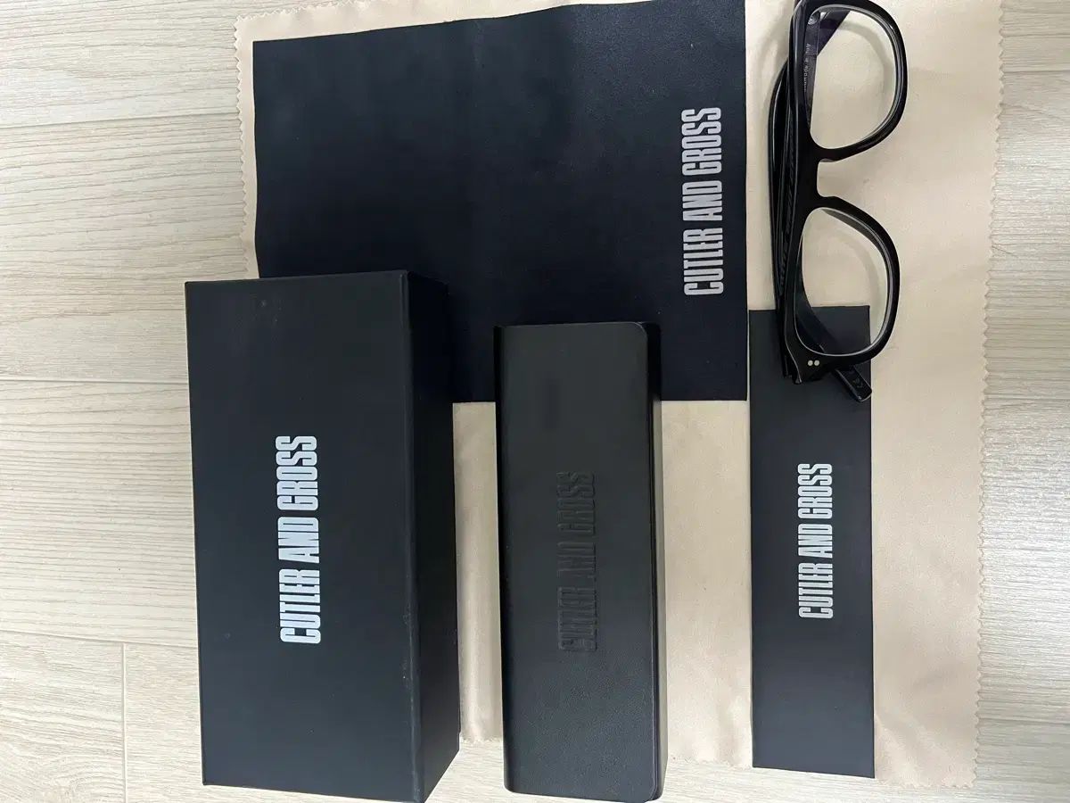 カトラー アンド グロス 0822