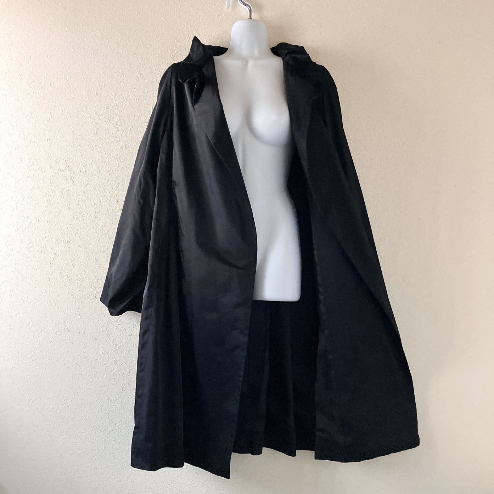 YUKI TORII ユキトリイ ロングコート 黒 立体襟 変形カラー 軽やか羽織 YUKI TORII ユキトリイ ロングコート 黒 立体襟 変形カラー 軽やか羽織