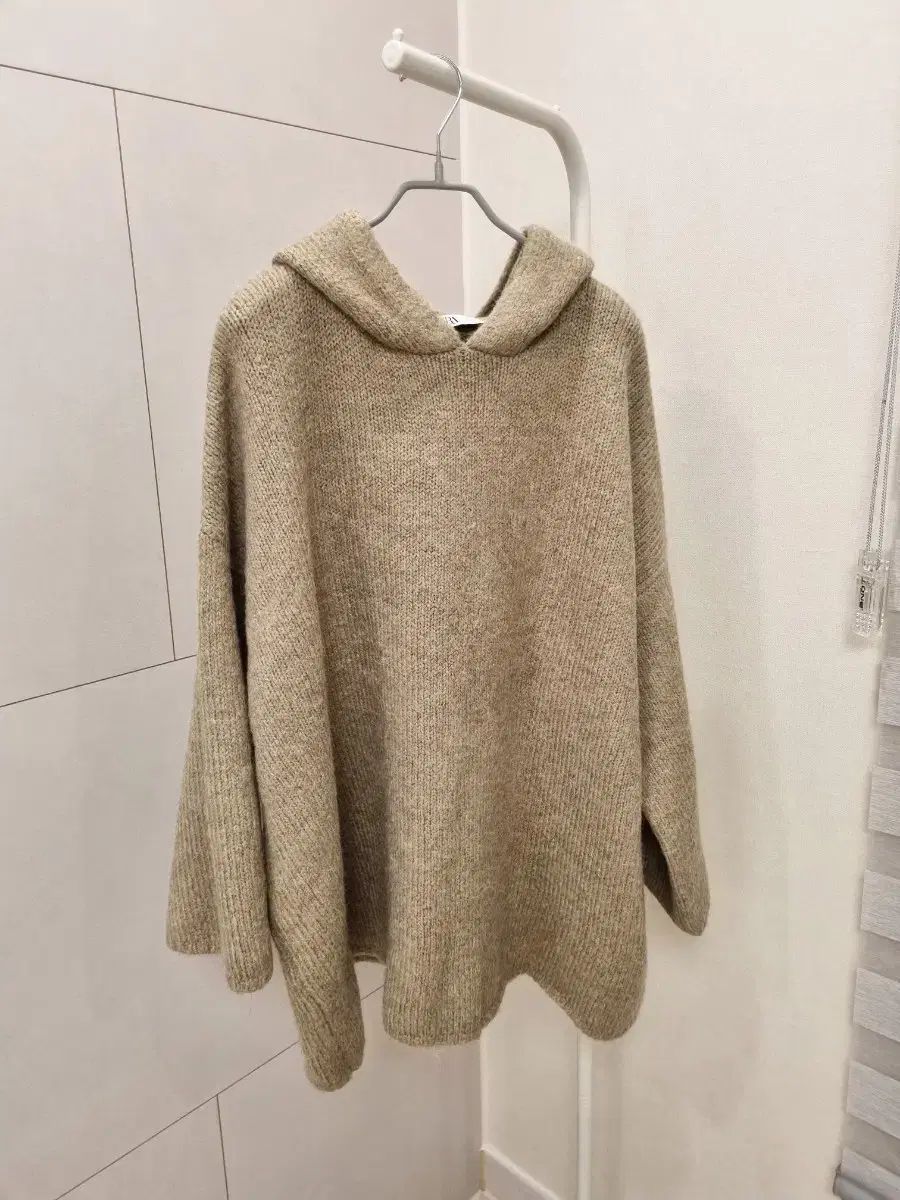 ザラ ルーズフィット フード付きニット