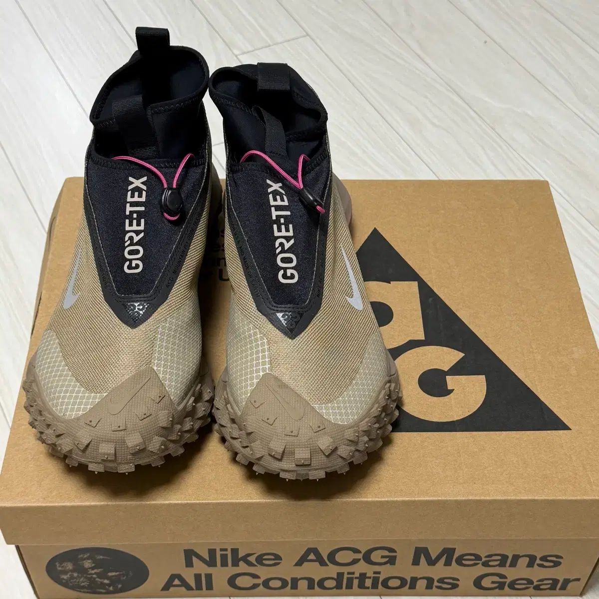 ナイキ ACG マウンテン フライ ゴアテックス カーキ 275