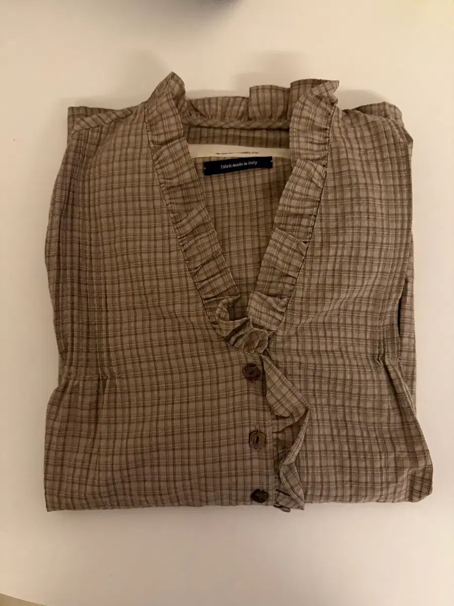 ヴィアプレイン ヴィクトリア フリル CHECK ブラウス ベージュ