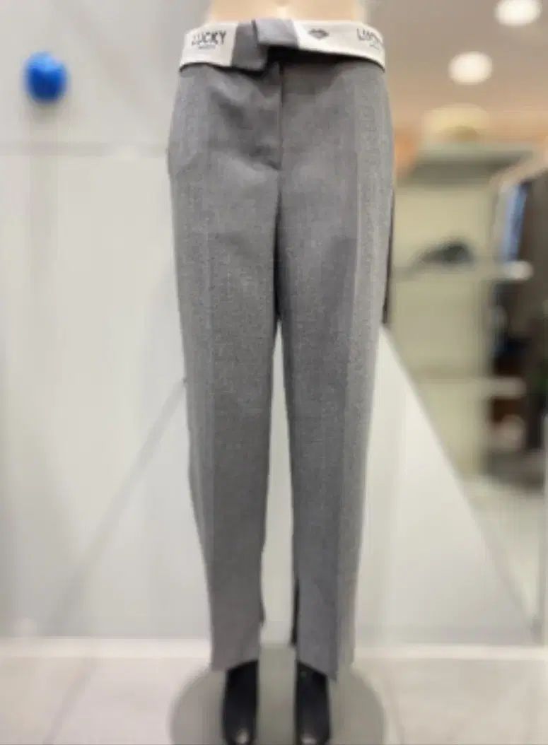 ラッキーシュエトゥ ウールパンツ