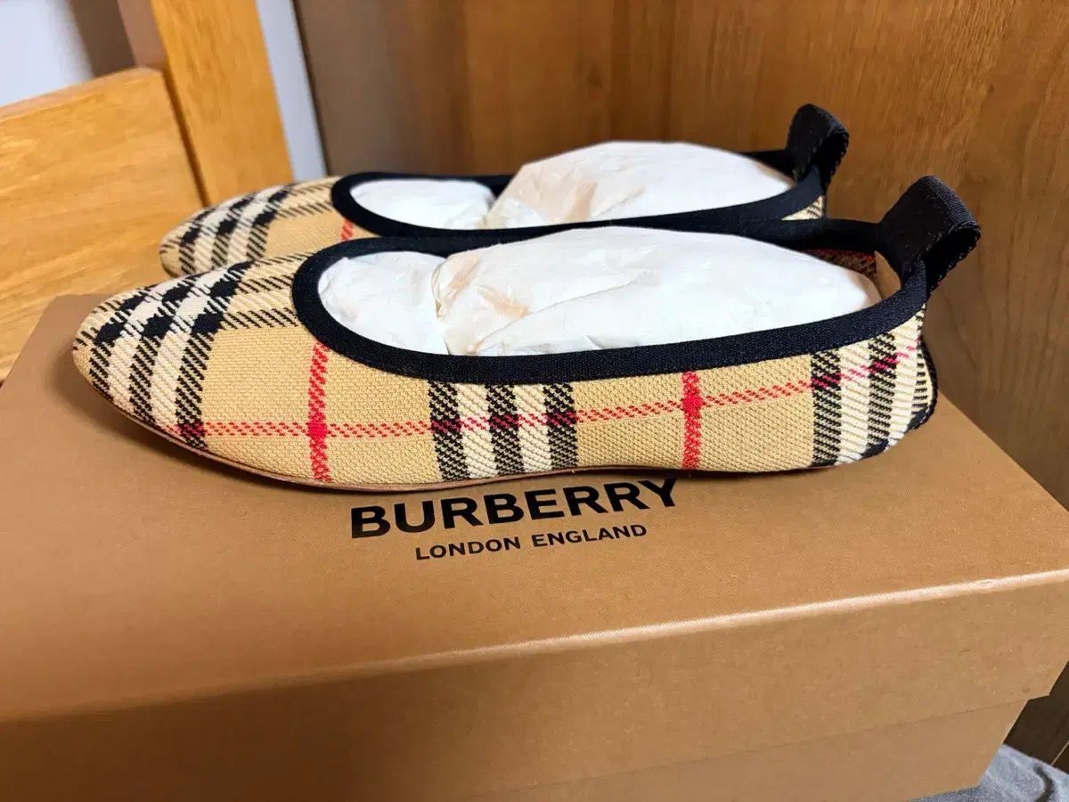 バーバリー チェック フラット シューズ 36 レディース 靴 ローファー 230 The First