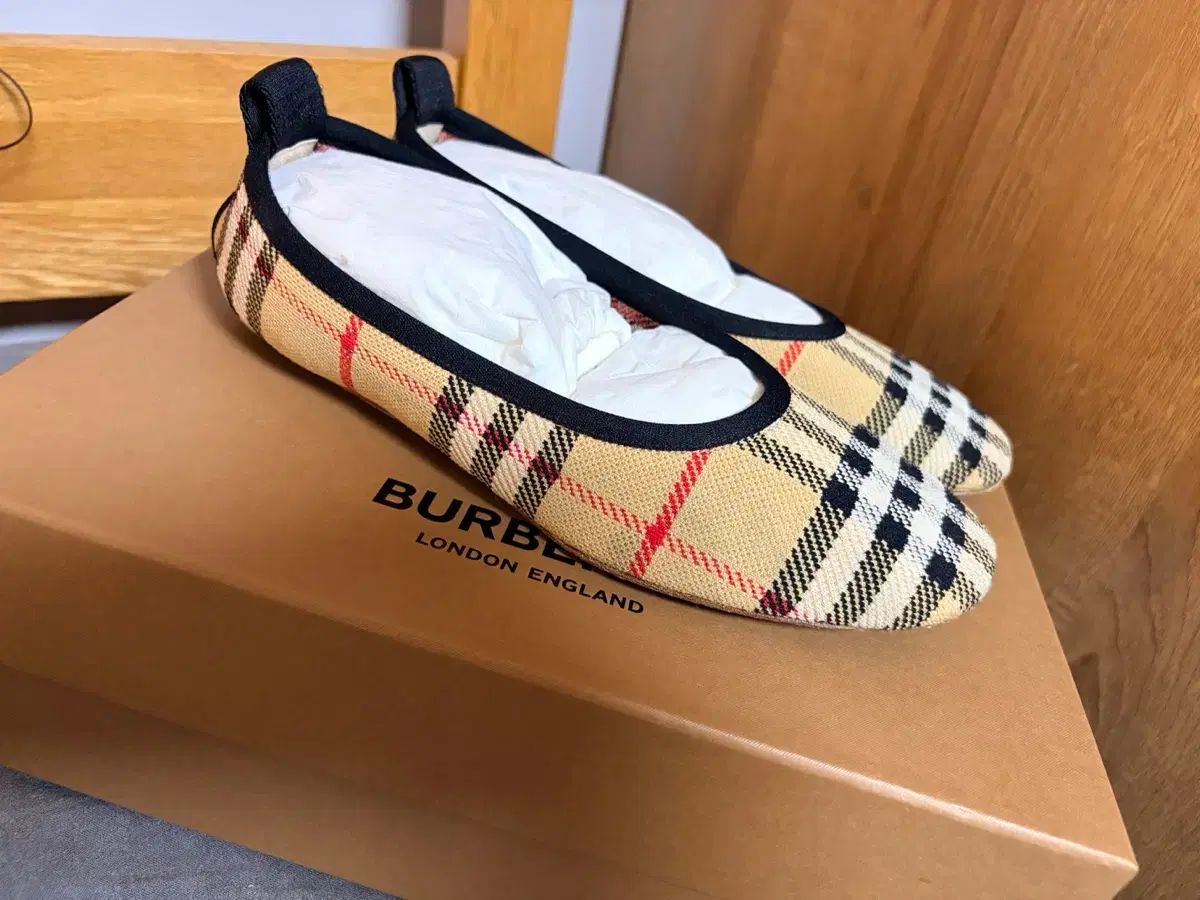  バーバリー チェック フラット シューズ 36 レディース 靴 ローファー 230 The First フラットシューズ バレエシューズ パンプス