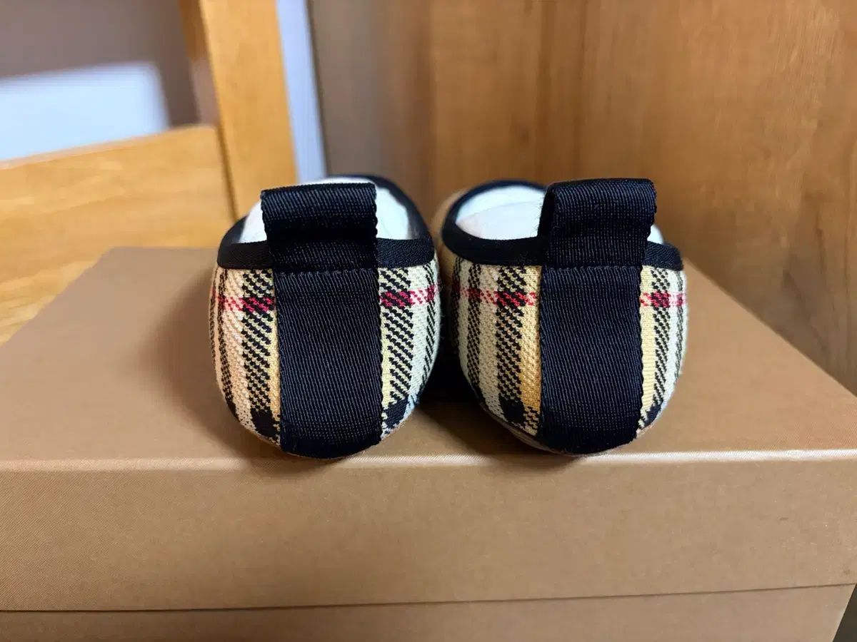 バーバリー チェック フラット シューズ 36 レディース 靴 ローファー 230 The First