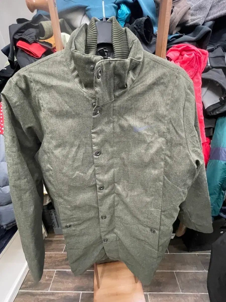 ナイキ ボタンアップ ジャケット カーキ