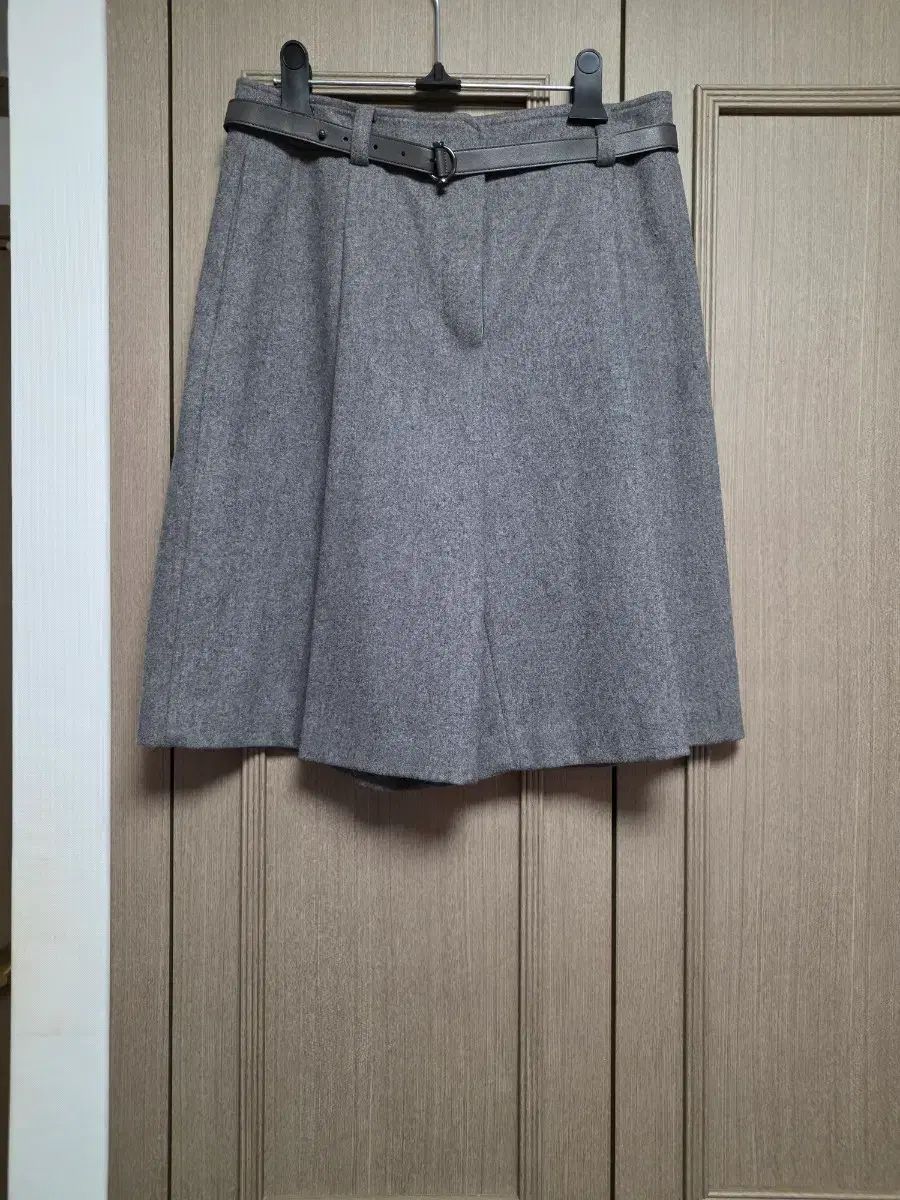 マイン グレー ハーフパンツ ベルト