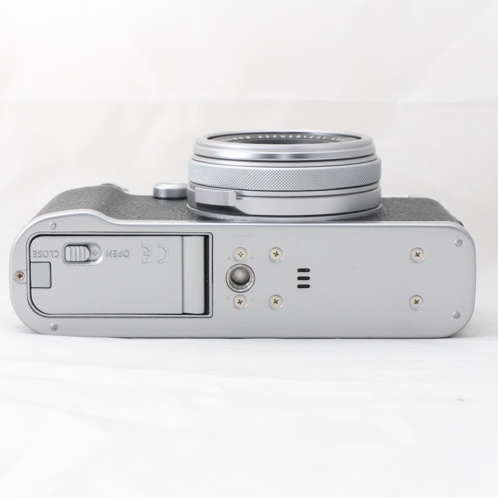 ☆良品・4600 SHOTS☆ 富士フイルム FUJIFILM デジタルカメラ X100F