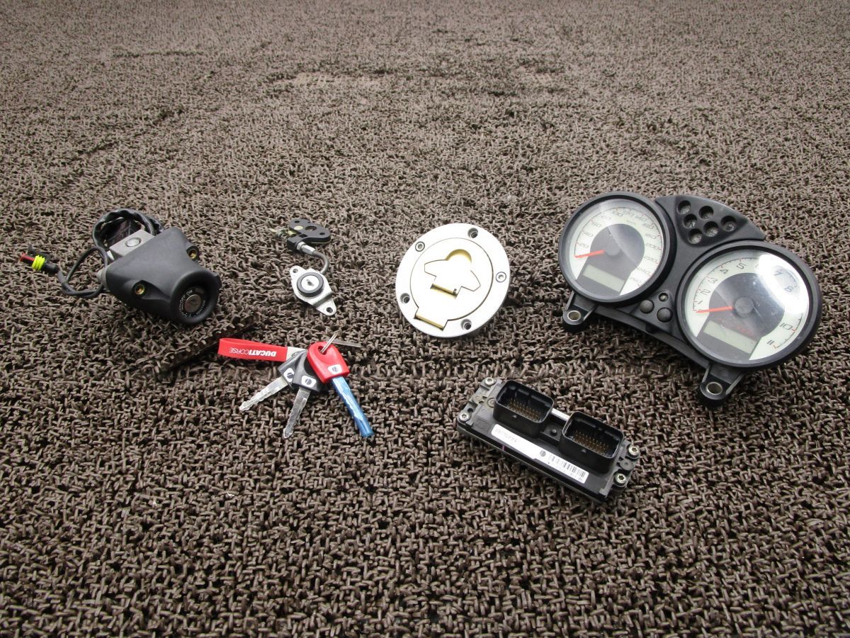 ドカティ モンスターS 2 R 1000 メーター メインキーセット A 9610 イグナイター 動画有 FI インジェクション