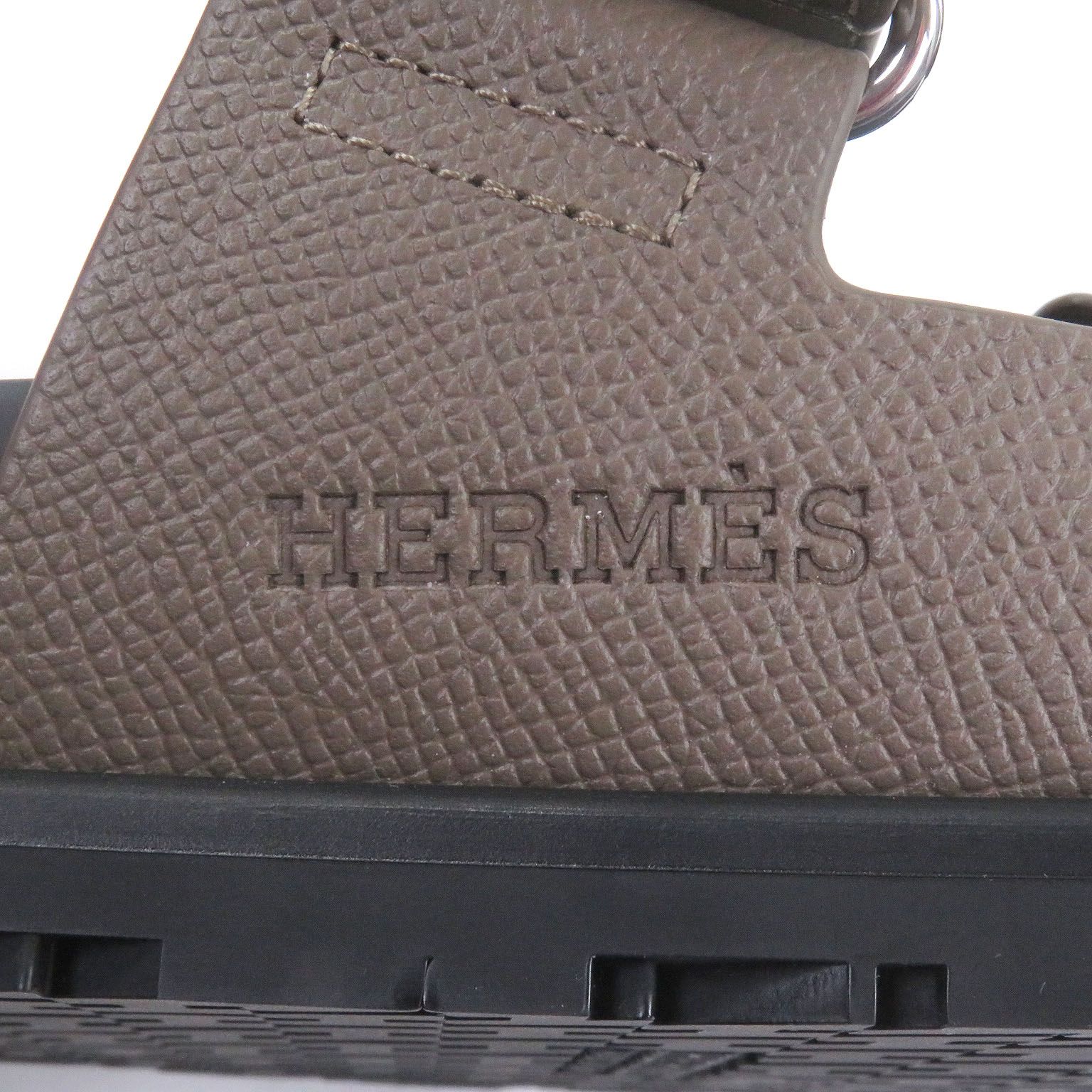 Hロゴデザイン シャワーサンダル