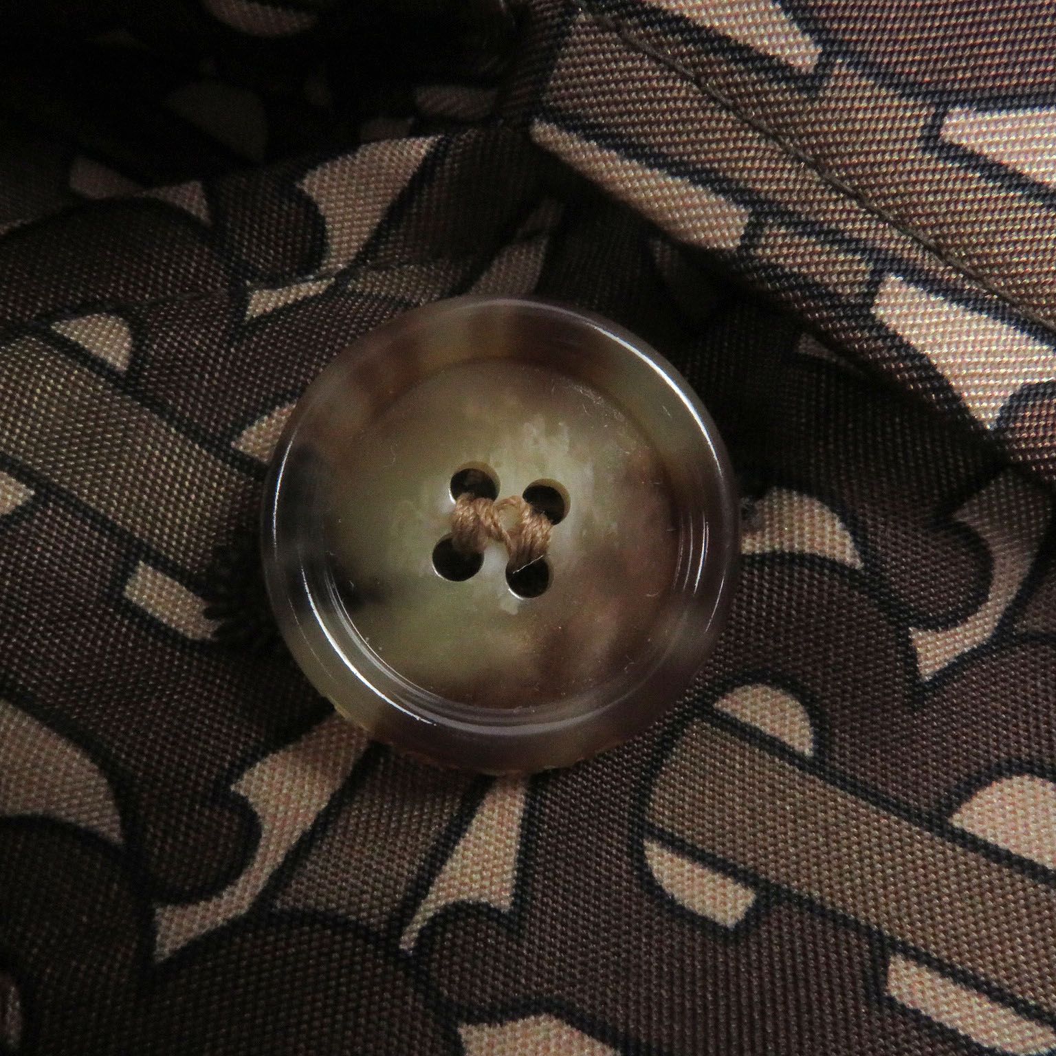 極美品□BURBERRY バーバリー 8018265 TBモノグラム 総柄 フライフロント ステンカラーコート ブラウン 48 イタリア製 正規品 メンズ 極美品□BURBERRY バーバリー 8018265 TBモノグラム 総柄 フライ