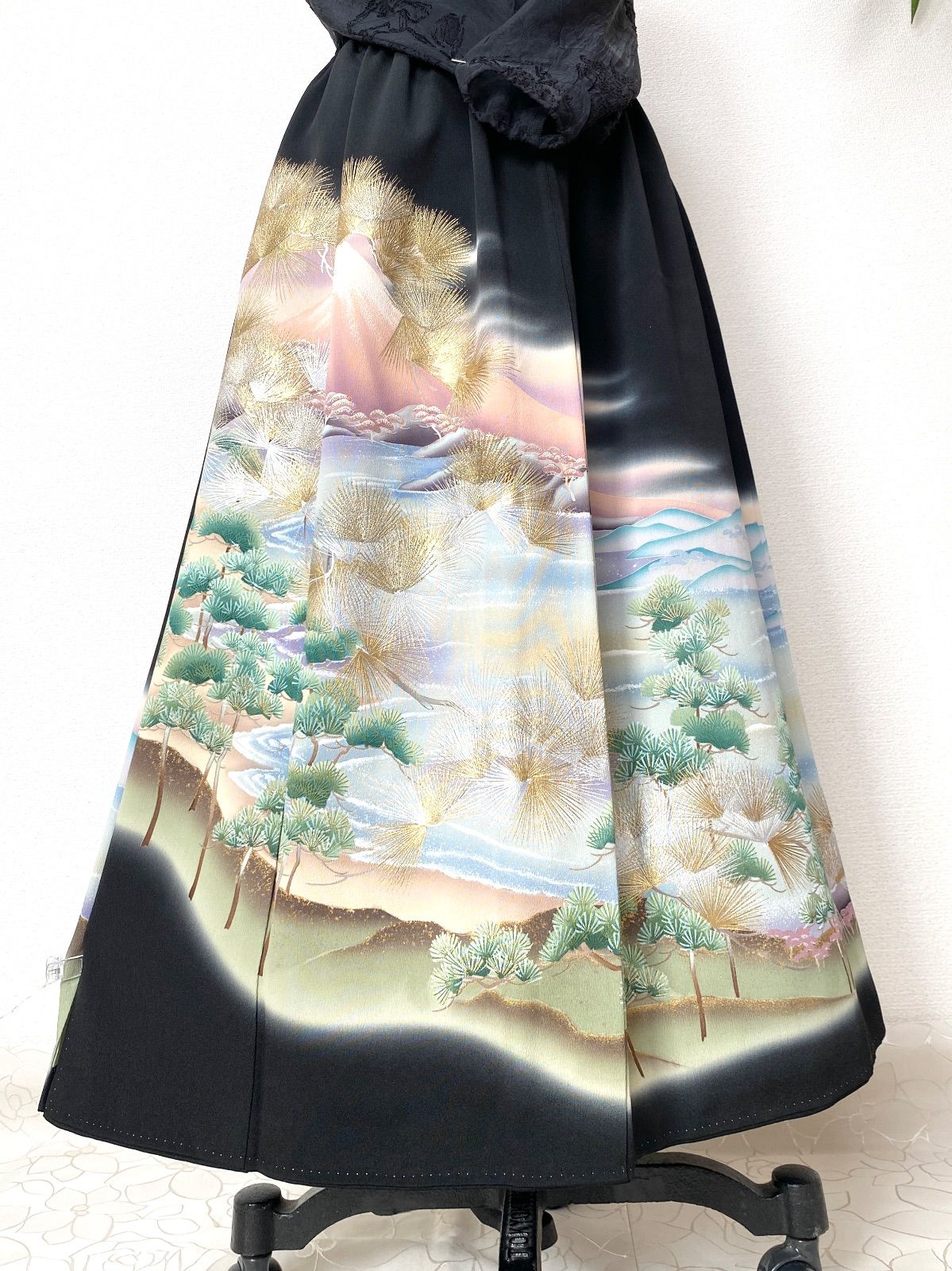 大人 セレブ着物スカートフリーサイズ1点物黒留袖着物リメイクウエストゴムロングスカートフリーサイズ みハンドメイドNO.6025