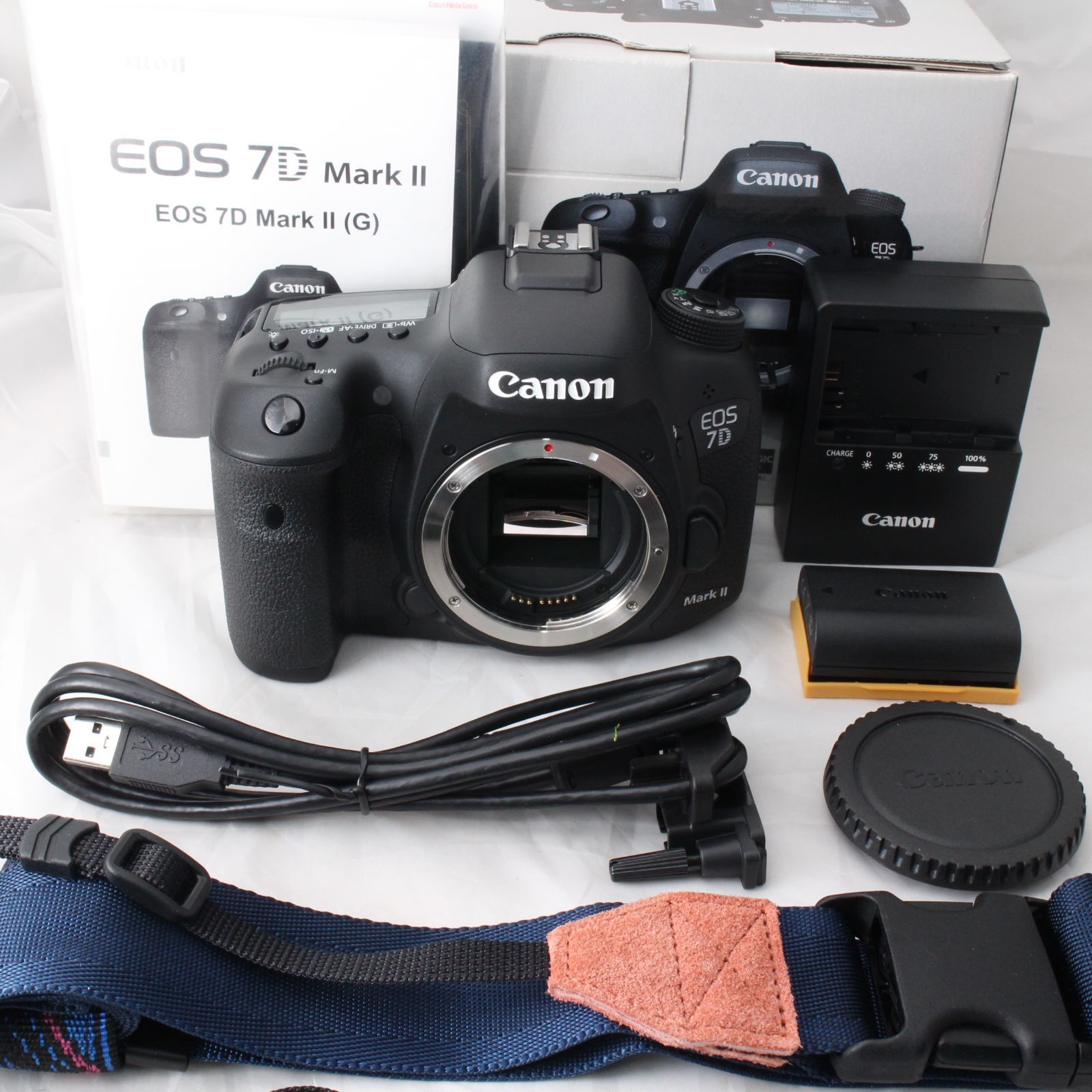 ☆新品級・ショット数2692☆ Canon デジタル一眼レフカメラ EOS 7D