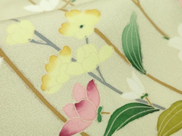 薄い女郎花色地