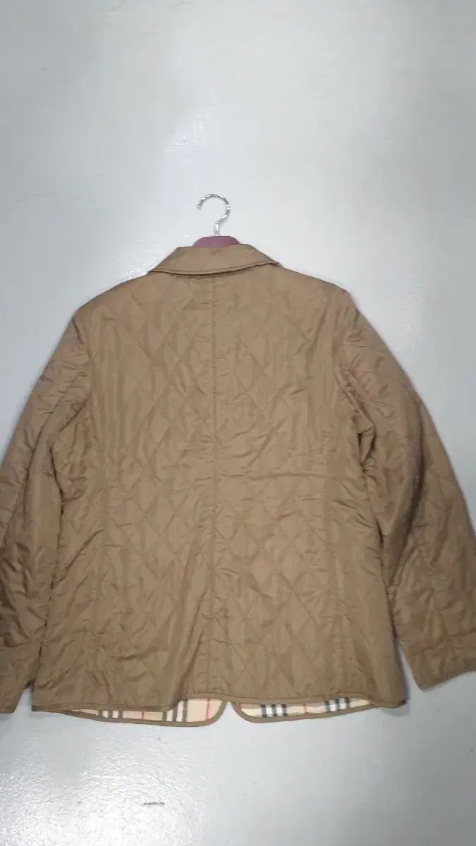 バーバリー キルティング ジャケット ベージュ レディース