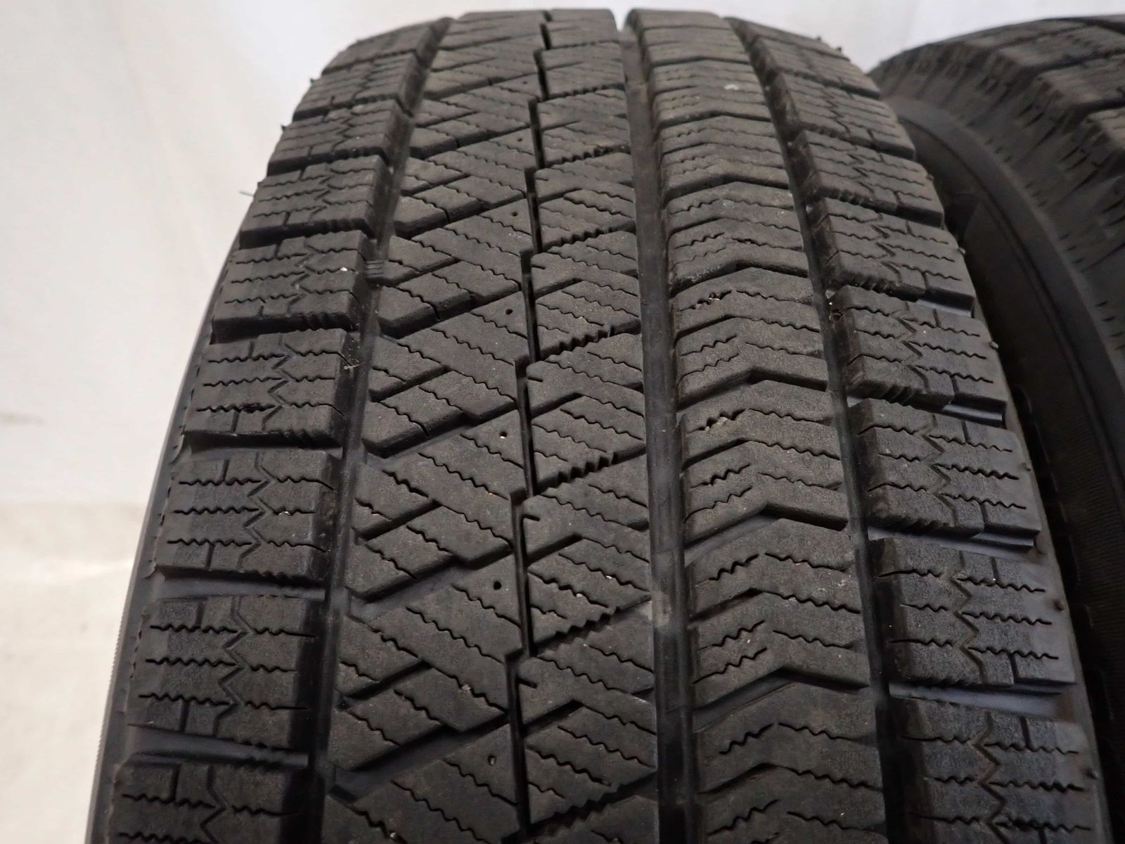 特売品 冬4本SET 会社宛 195 65 R 16 92 Q ブリヂストン ブリザック VRX 2 2020年製 ライズ プリウス 50系 ロッキー レックス NO G 0234